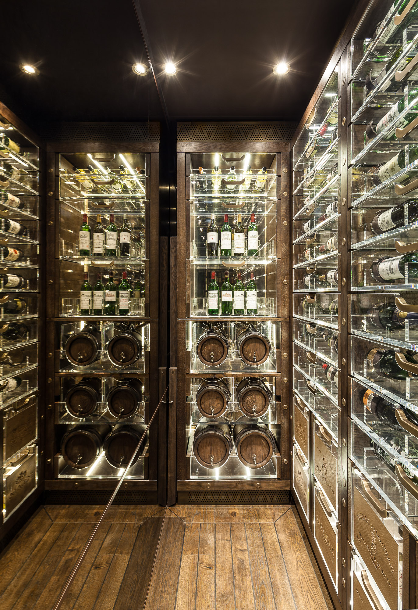 20170313_yacht_wine_cellar_0031.jpg