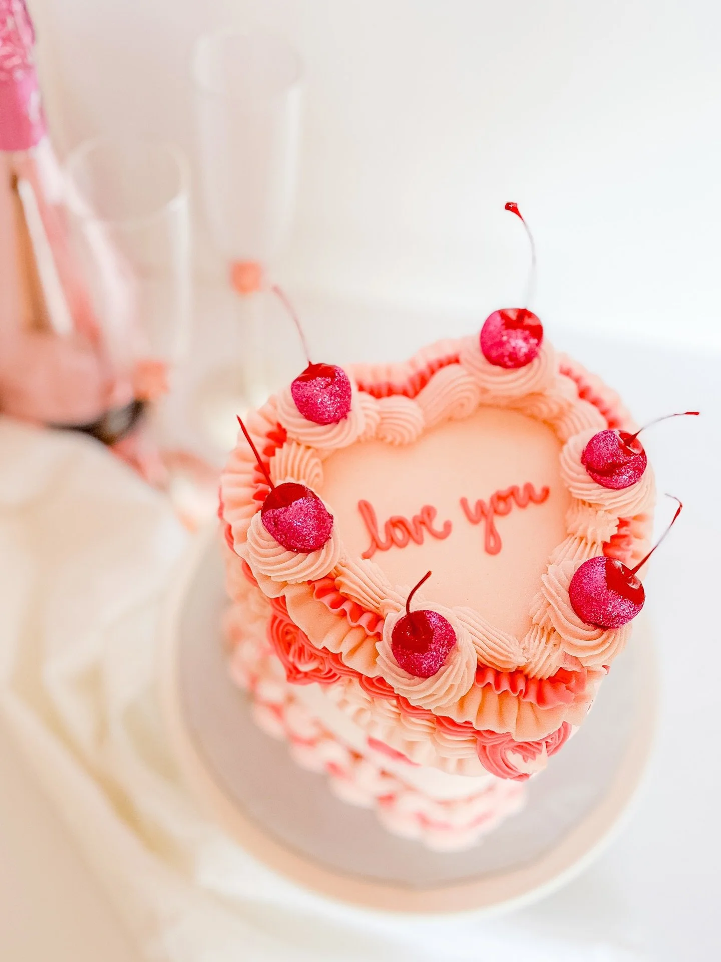 Valentines from over the years 💘 Happy February my loves! 

#customcakes #customcookies #valentine #shoplocal