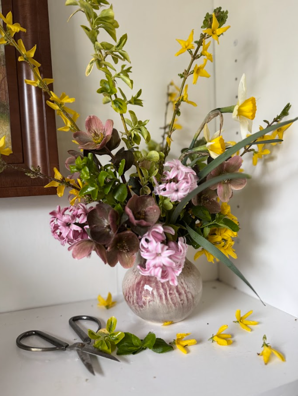 vase and floral arranging 1.png