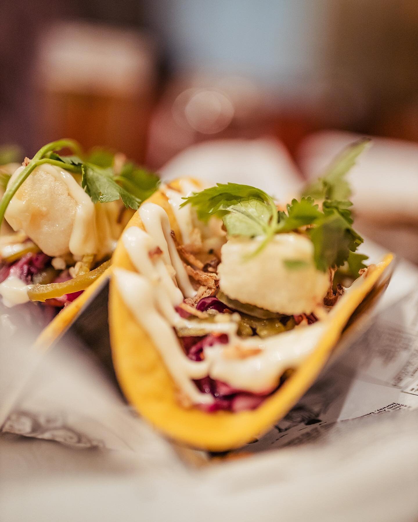 A delicious Tuesday feature - our deep fried haddock tacos! 🌮🐟 Gluten free &amp; vegetarian options are available for this mouth watering dish. Book your table through our profile!