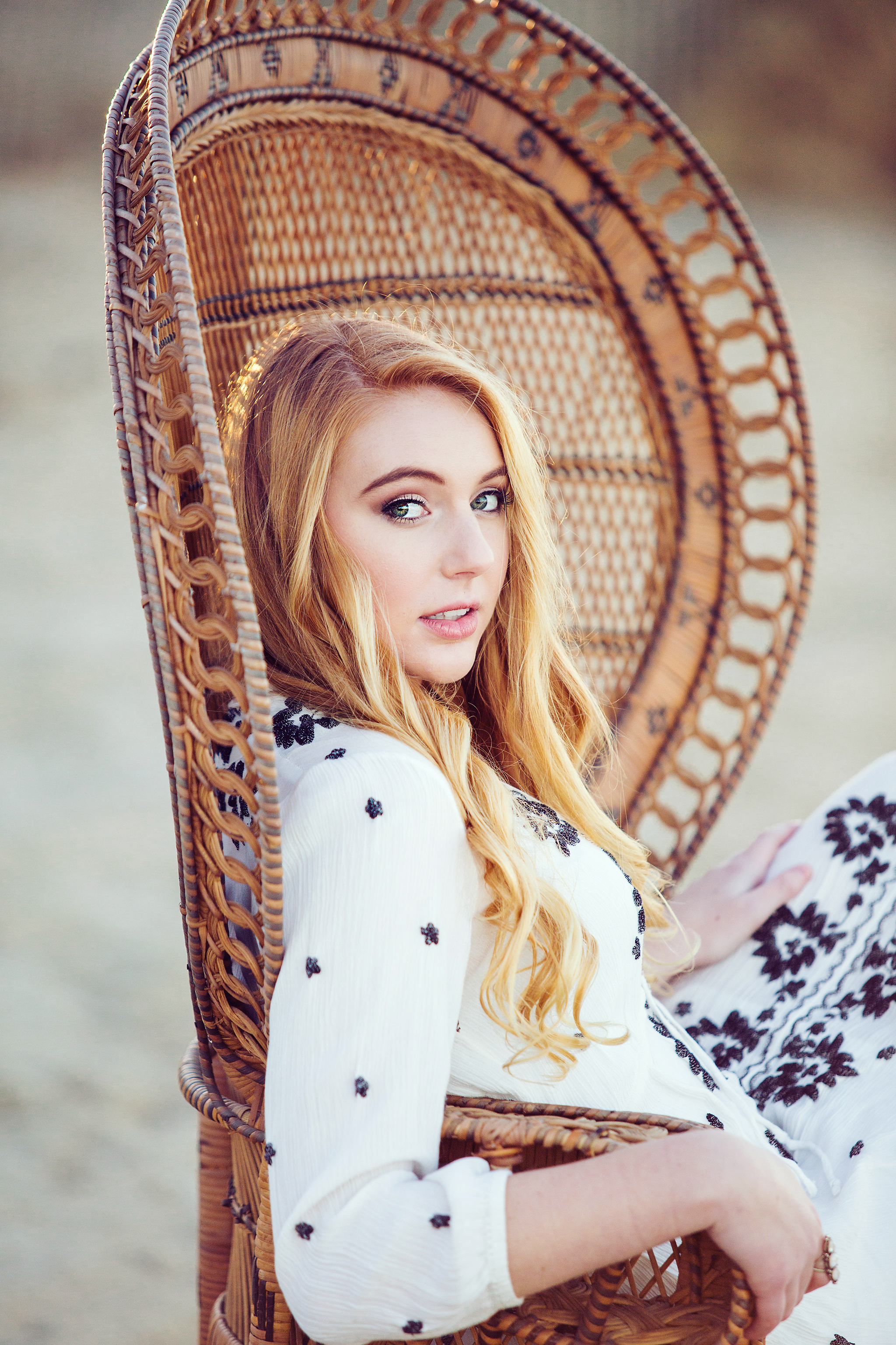 Kelsey_SeniorPortraitsAL-3256-copy.png