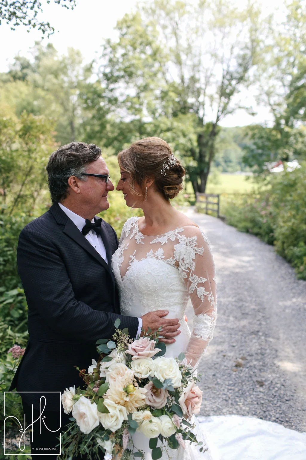 2018-08-25_Jess+Les_JuneFarms_YTKPhoto+Film-100.jpg