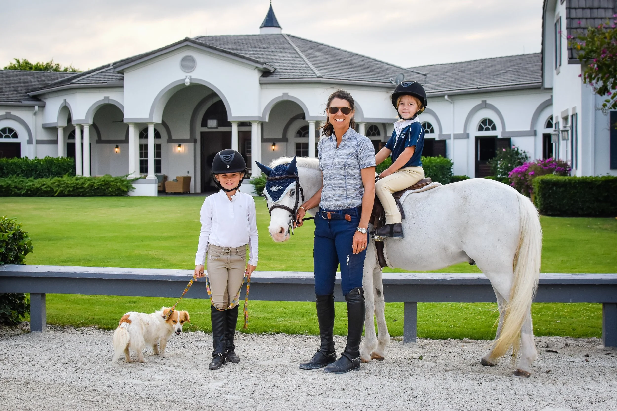 Family time with Elle, Liza and Adeline!