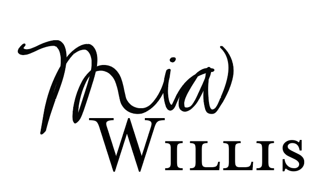 Lee Hand Lettered Pre-made Logo.png
