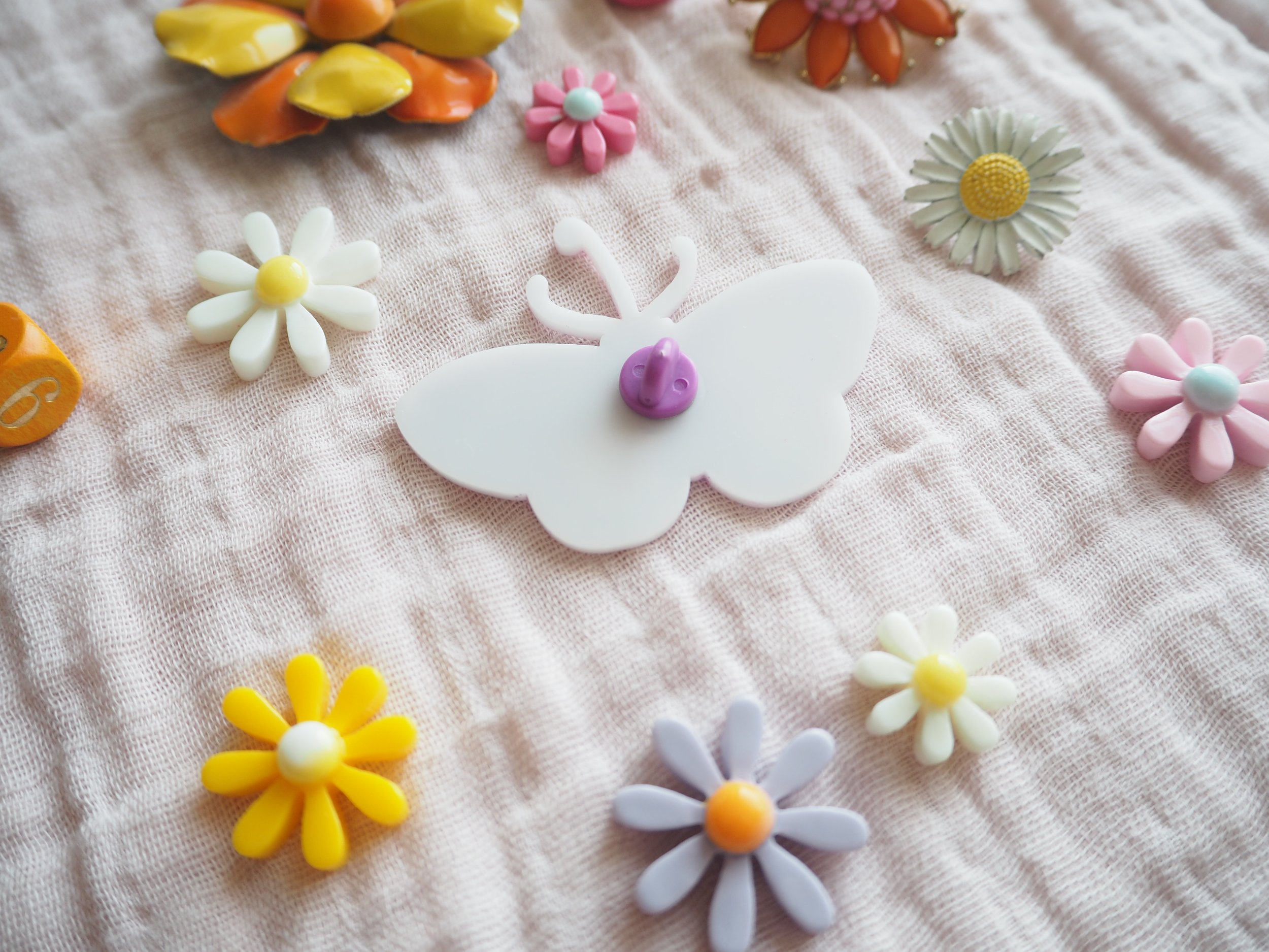 New Acrylic Broach Pins in the SHOP_090172.JPG