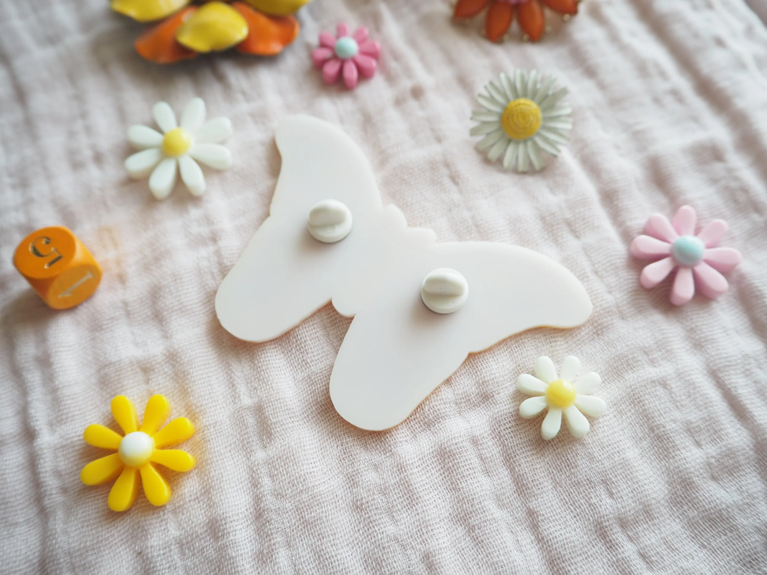 New Acrylic Broach Pins in the SHOP_090155.JPG