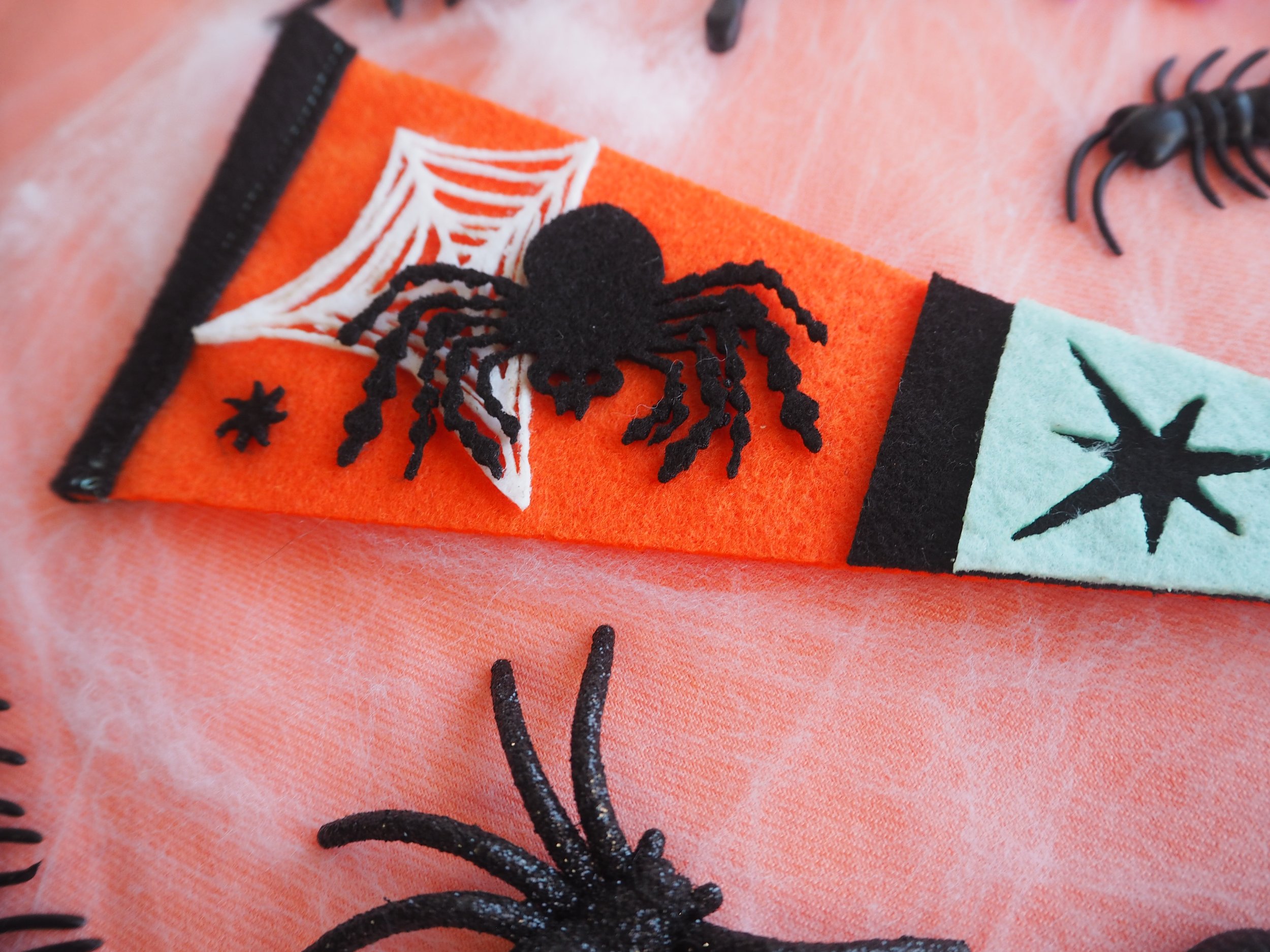 Halloween Pennants300004.JPG