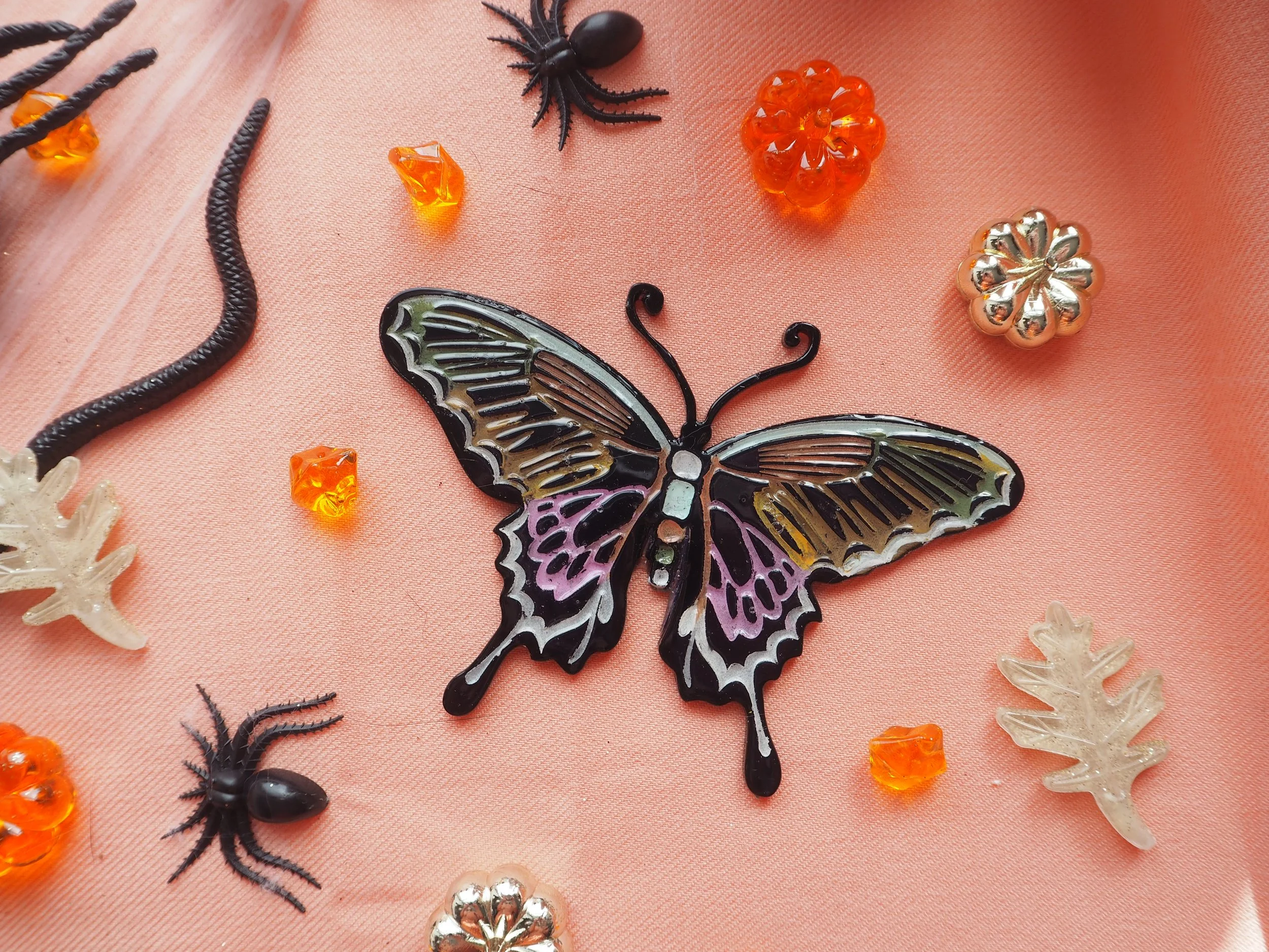Halloween Pins050131.JPG
