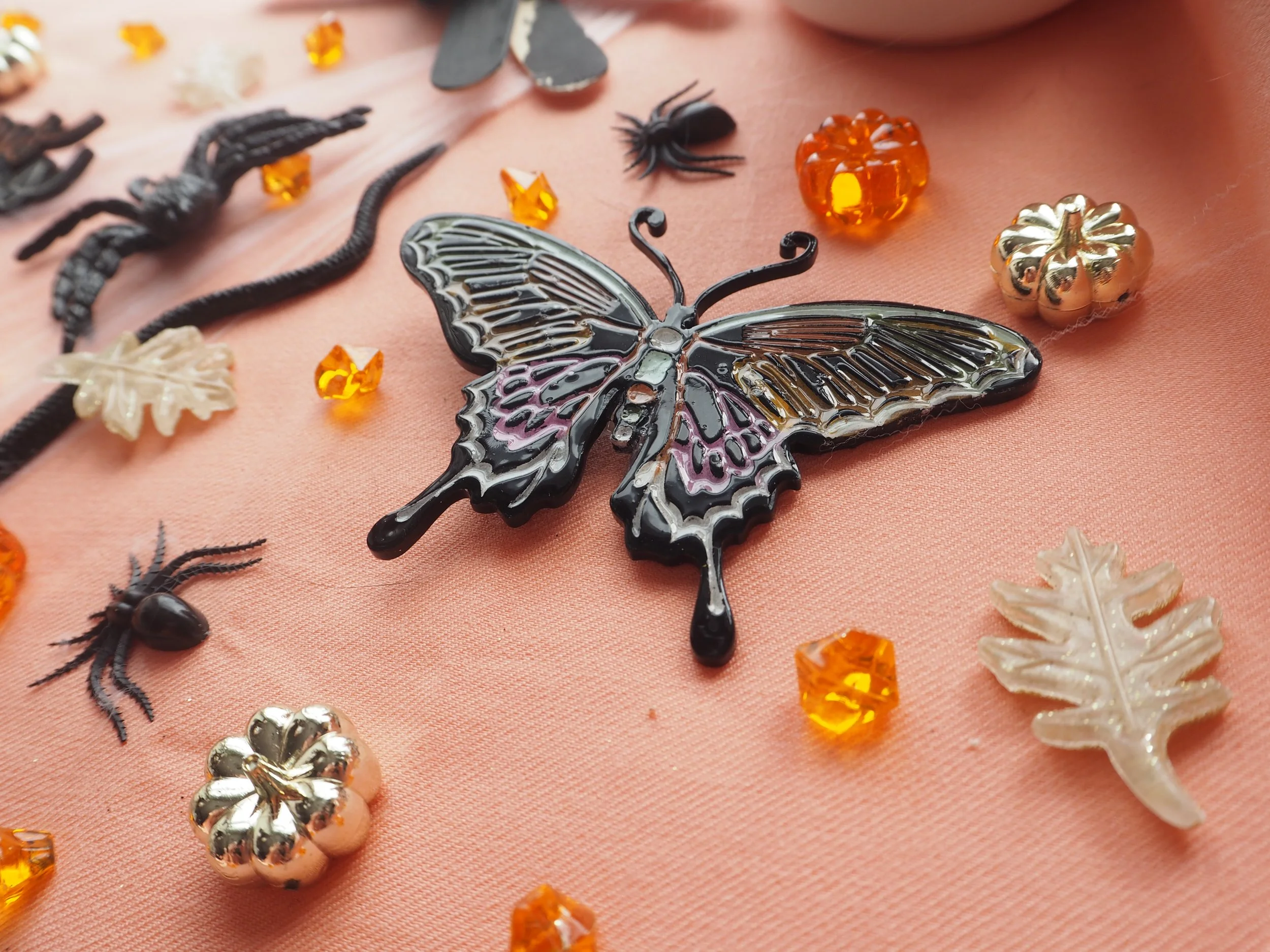 Halloween Pins050133.JPG
