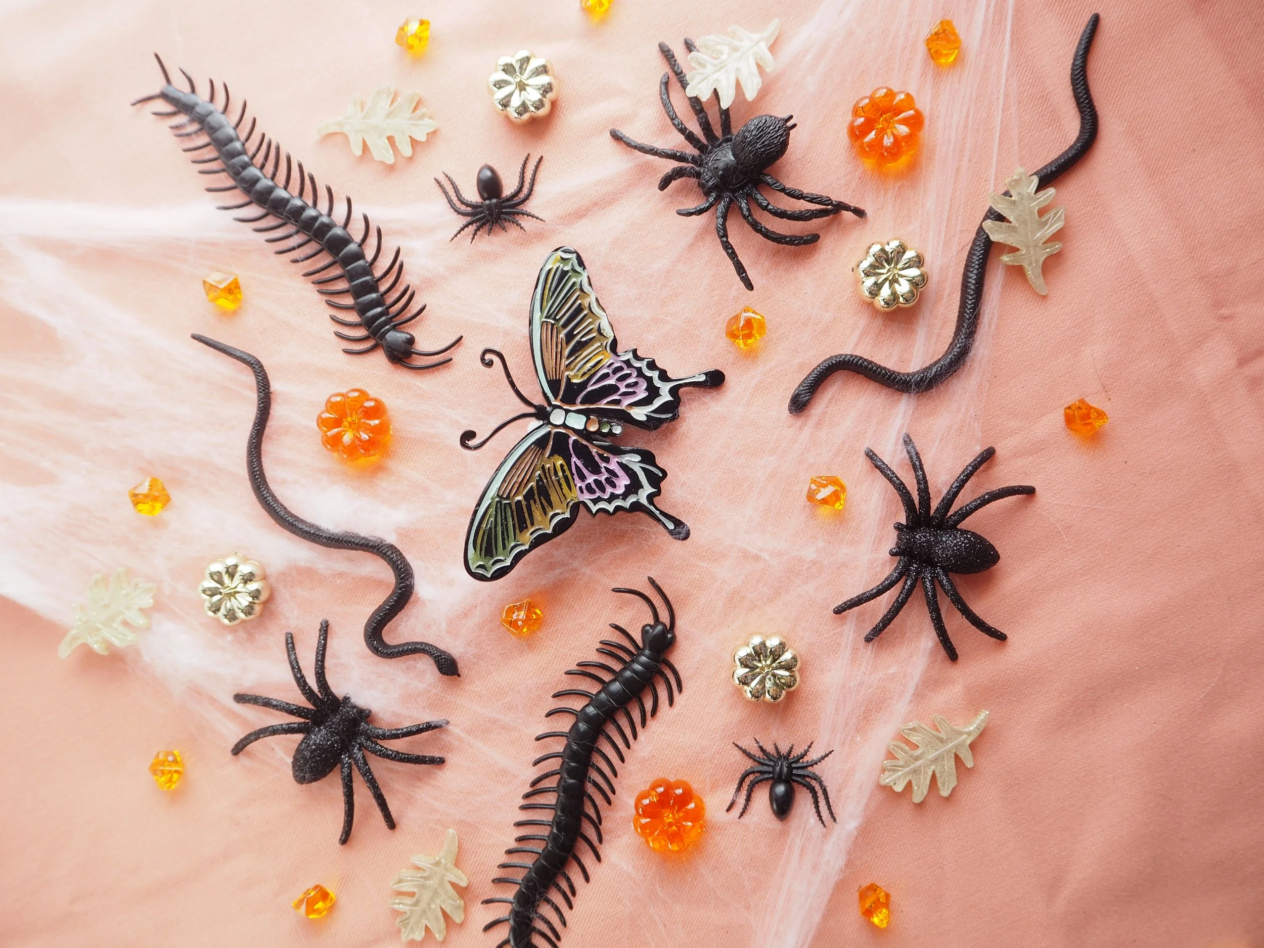 Halloween Pins300010.JPG