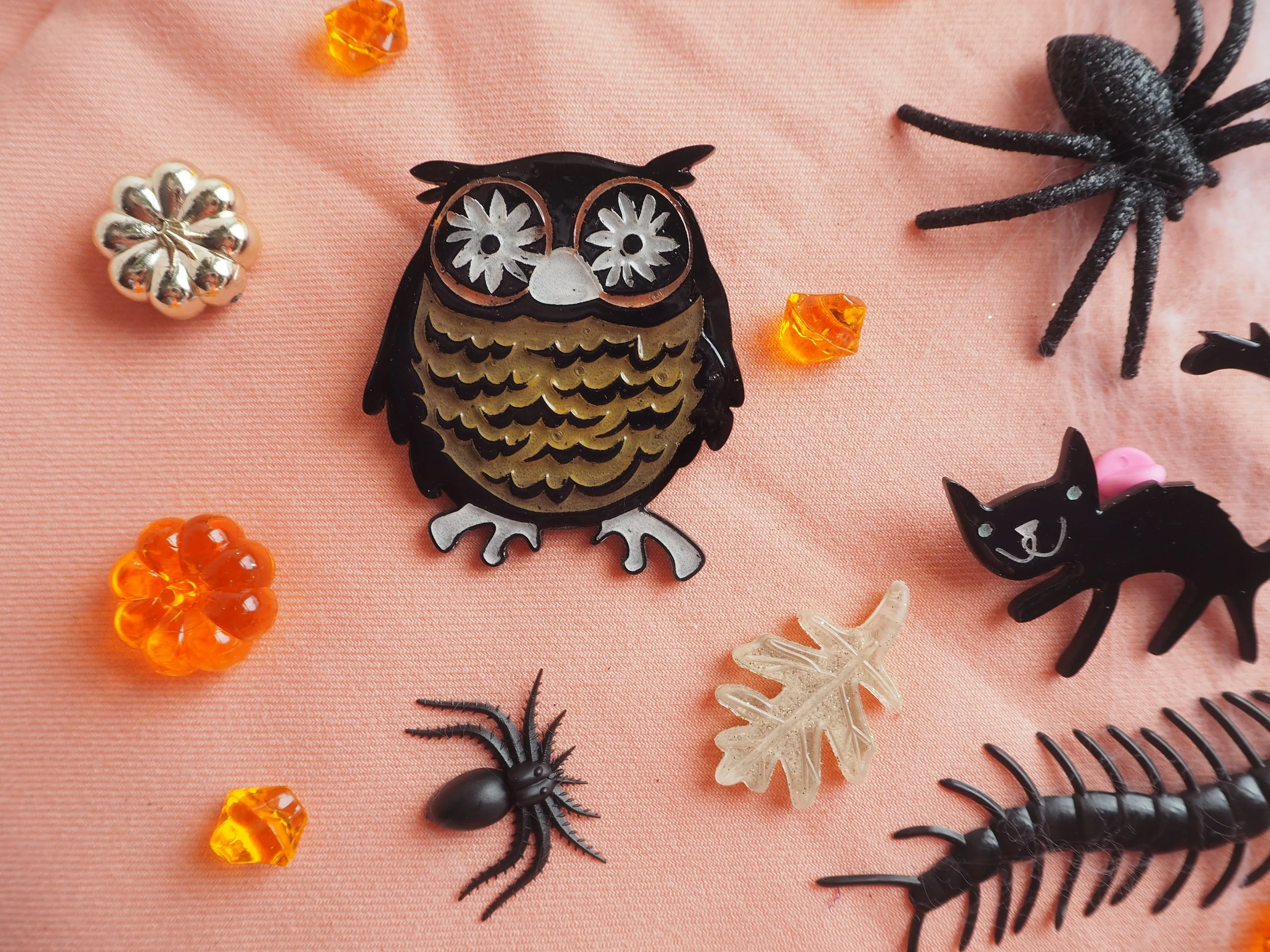Halloween Pins050125.JPG