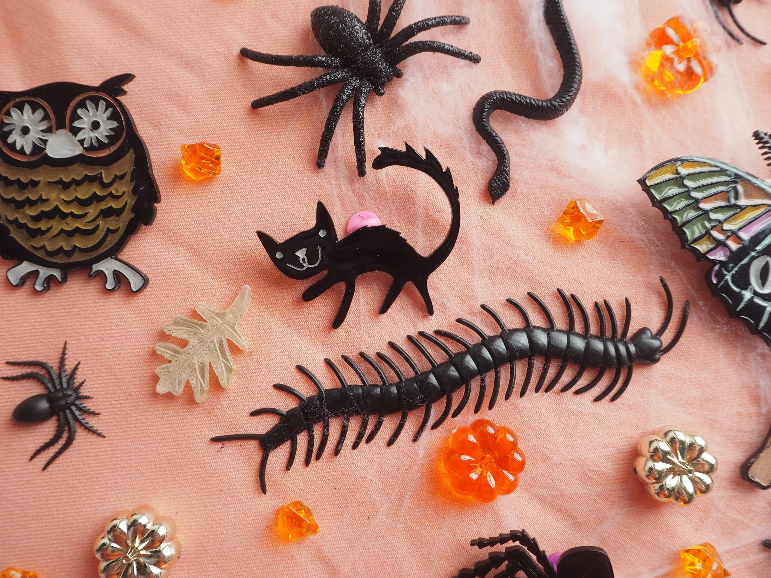 Halloween Pins050126.JPG