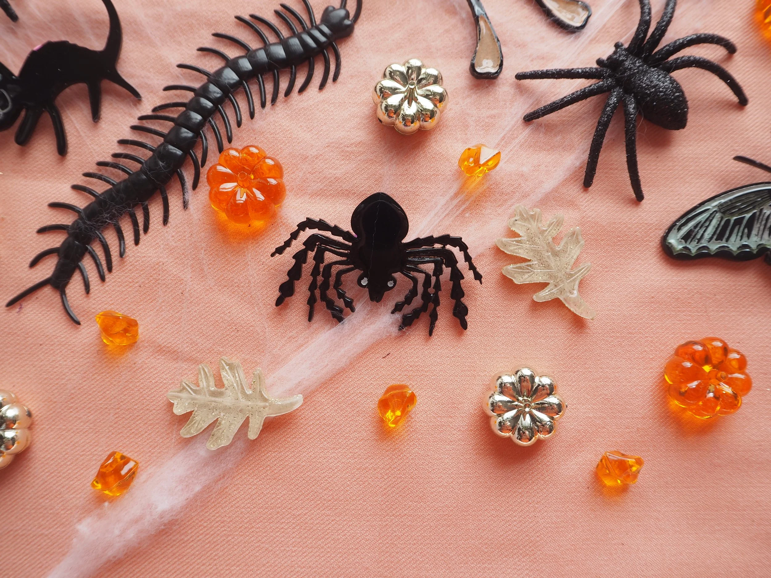 Halloween Pins050127.JPG