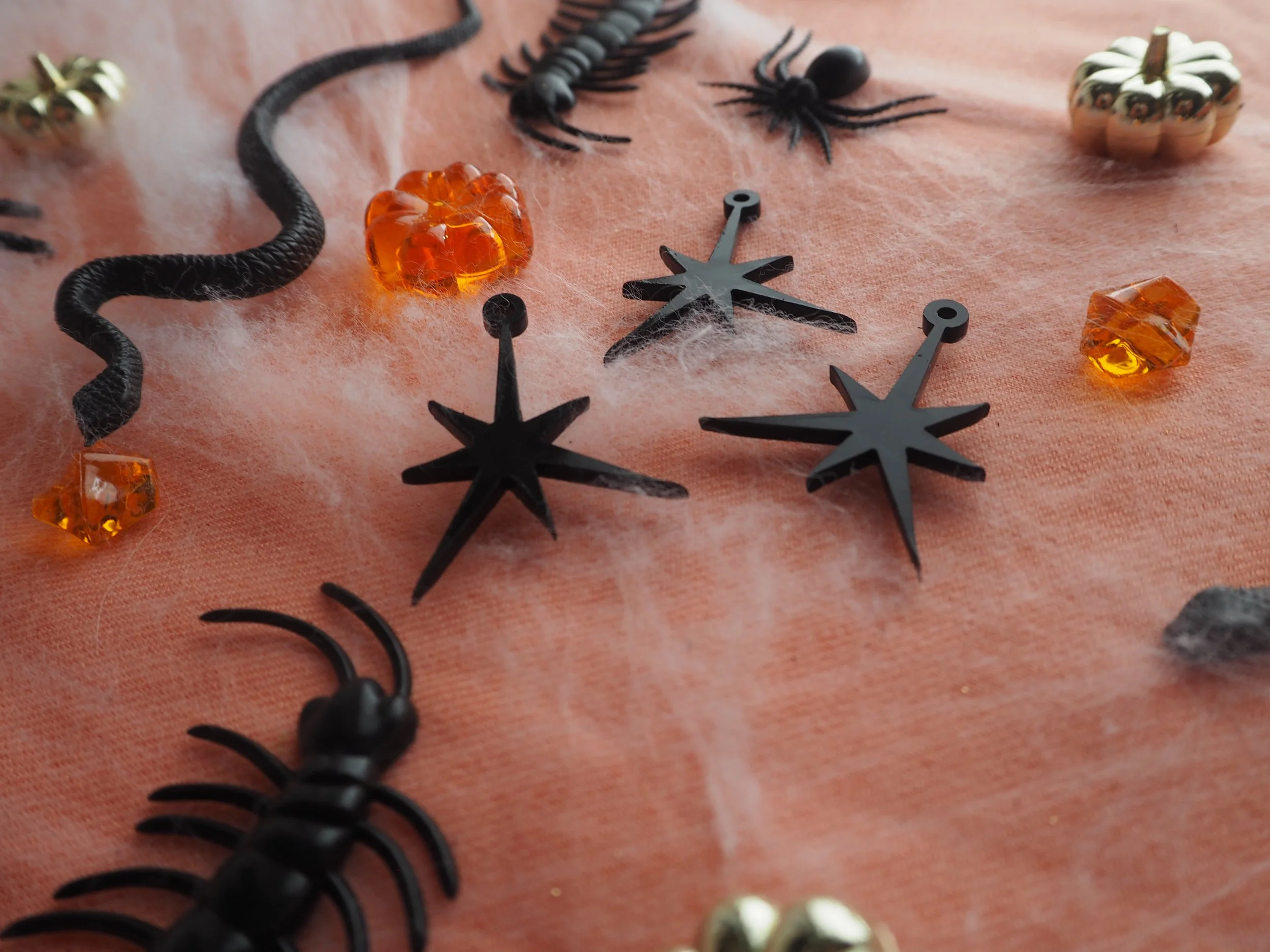 Halloween Garland Pieces050221.JPG