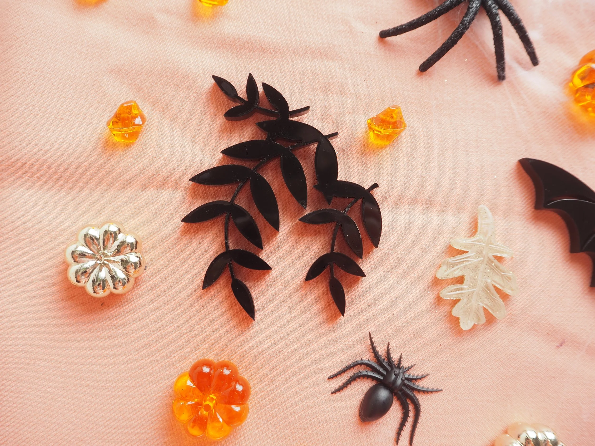 Halloween Garland Pieces050195.JPG
