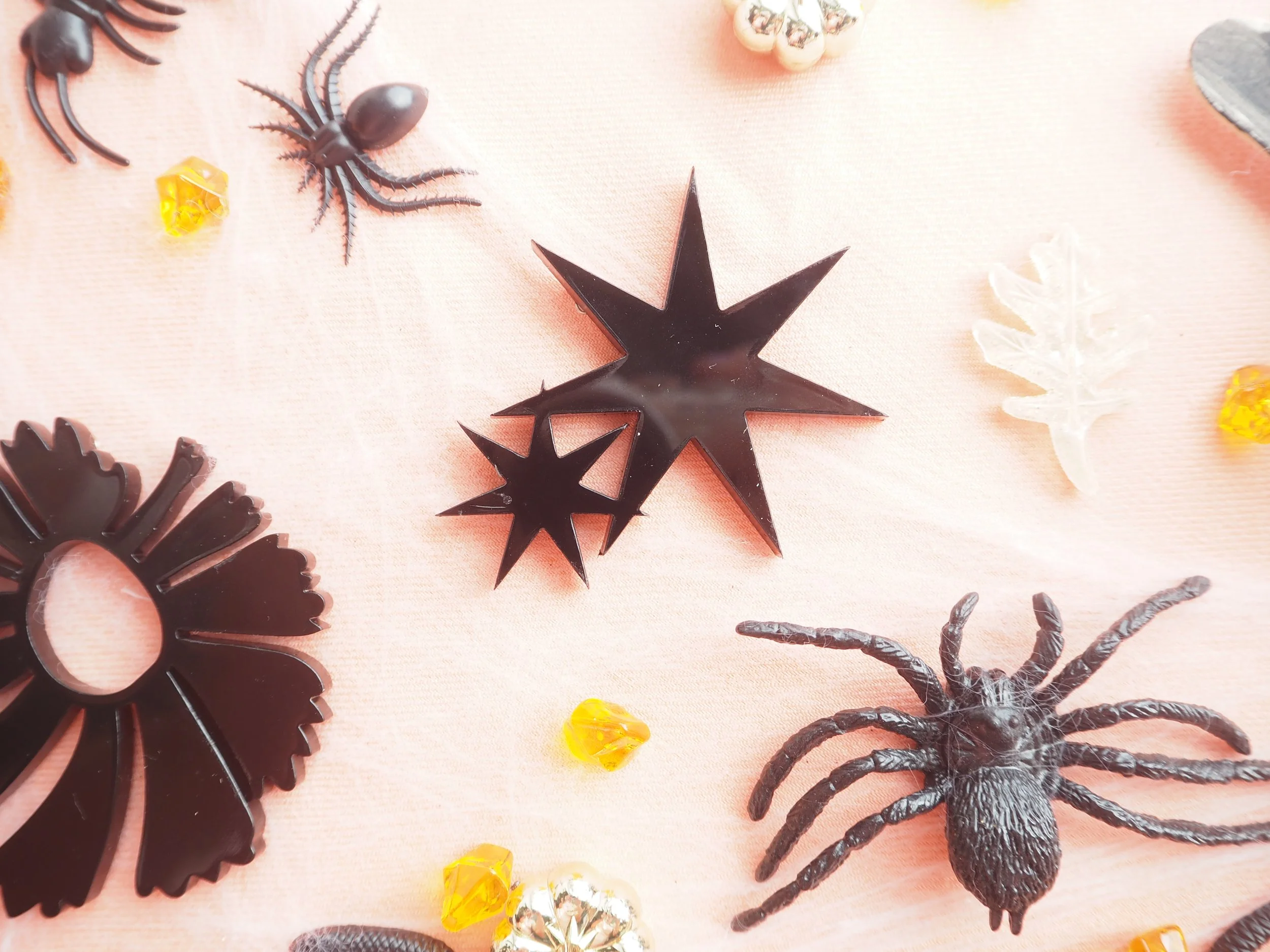 Halloween Garland Pieces050202.JPG