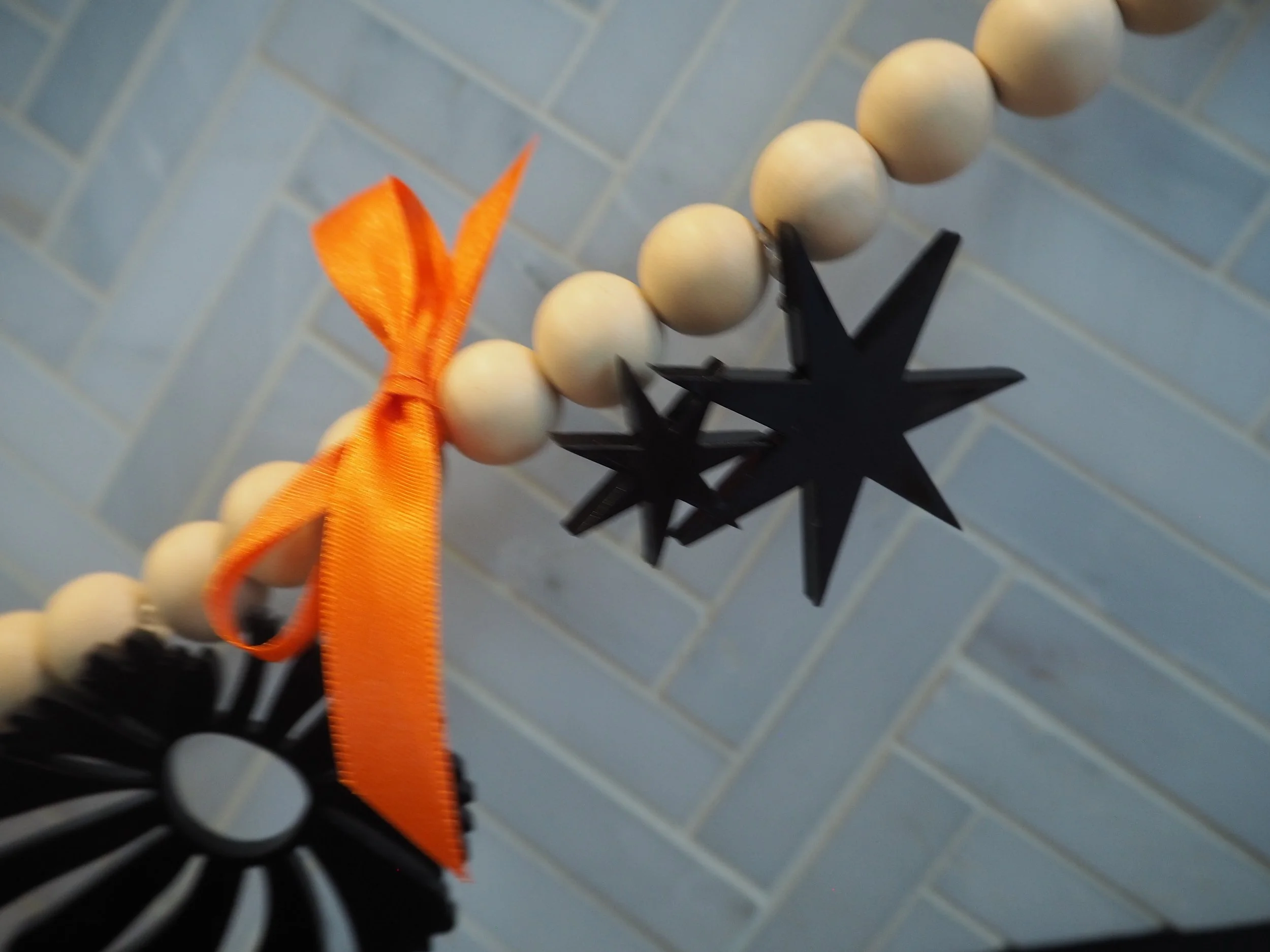 Halloween Garland Pieces030097.JPG