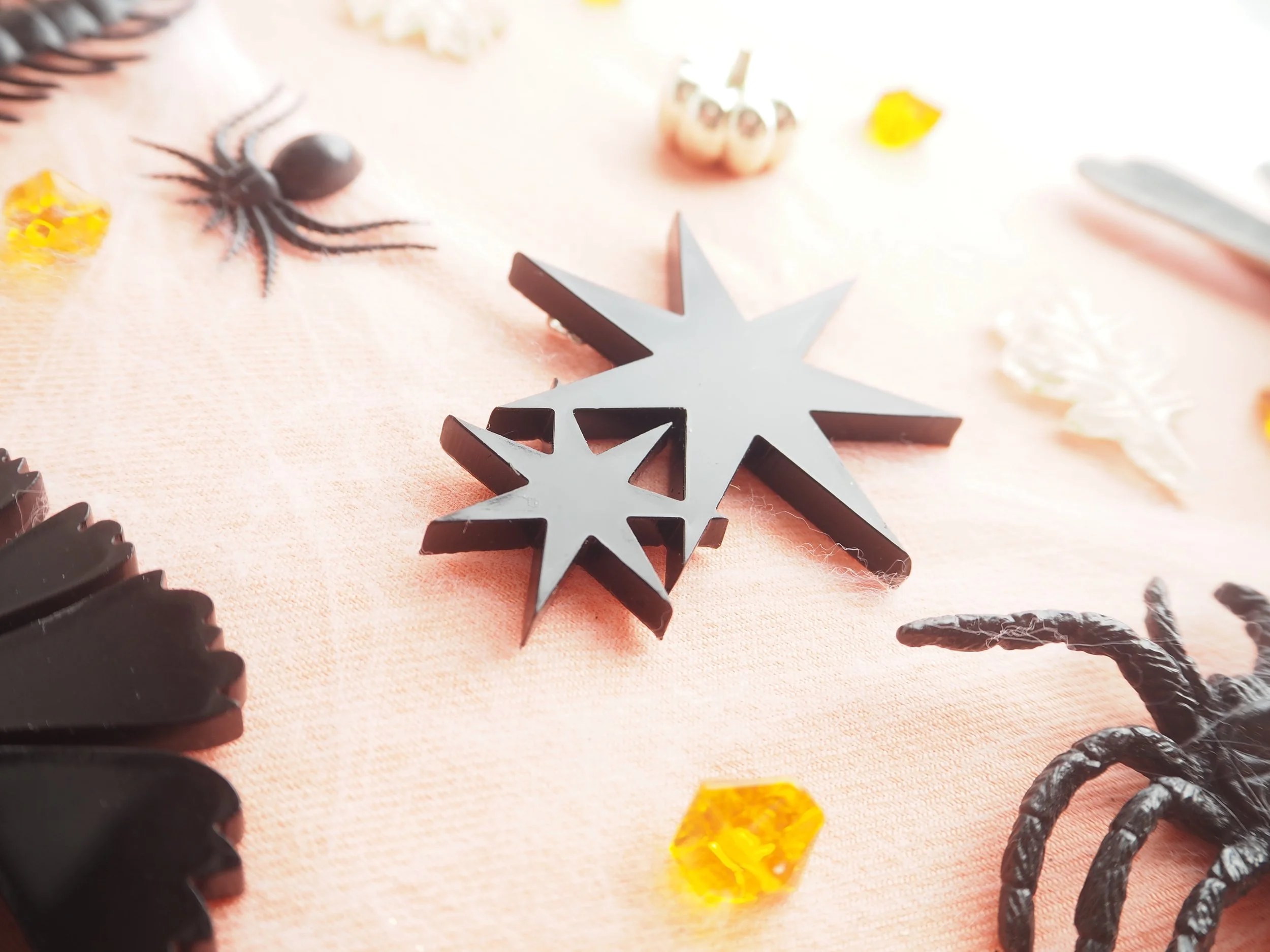 Halloween Garland Pieces050205.JPG