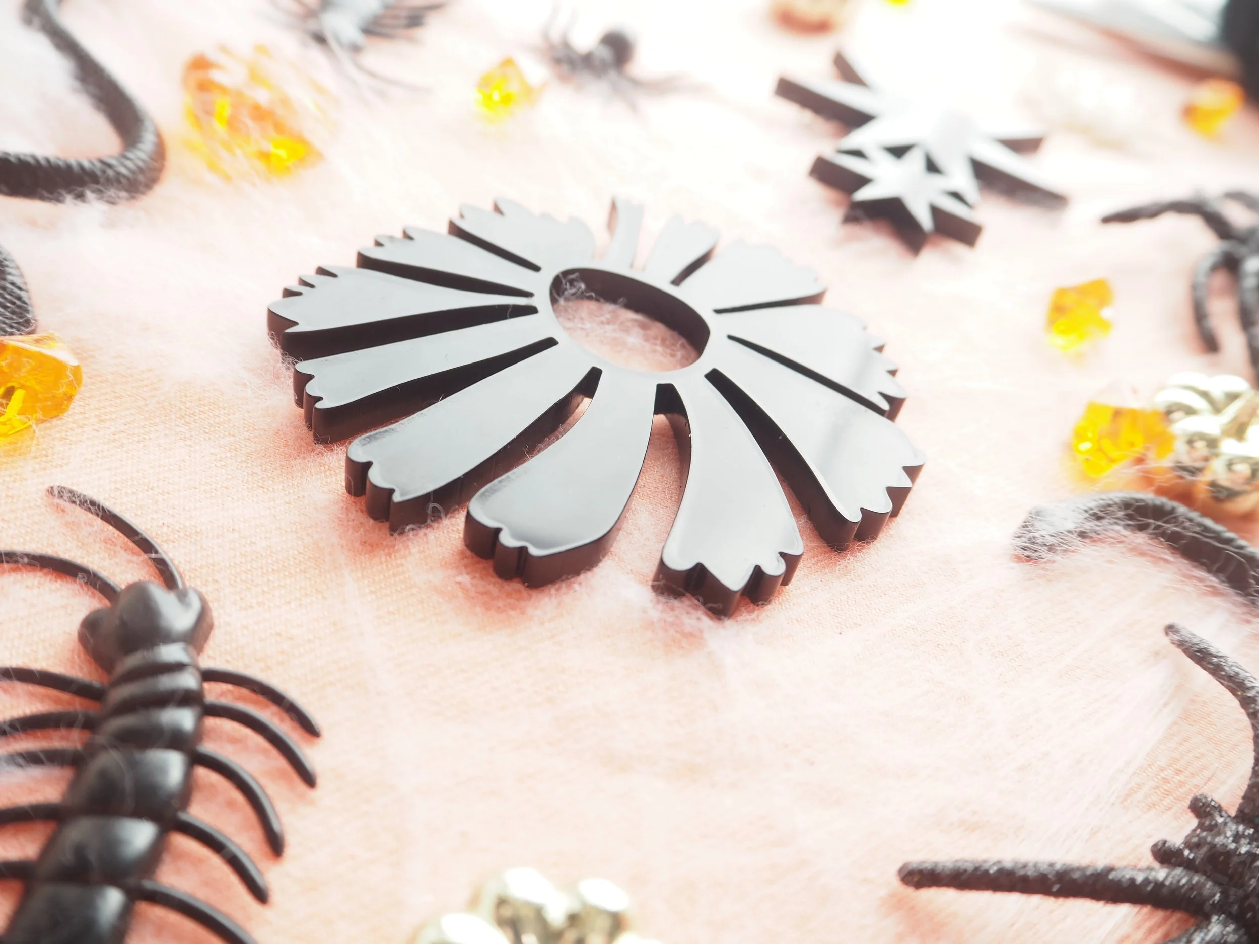 Halloween Garland Pieces050206.JPG