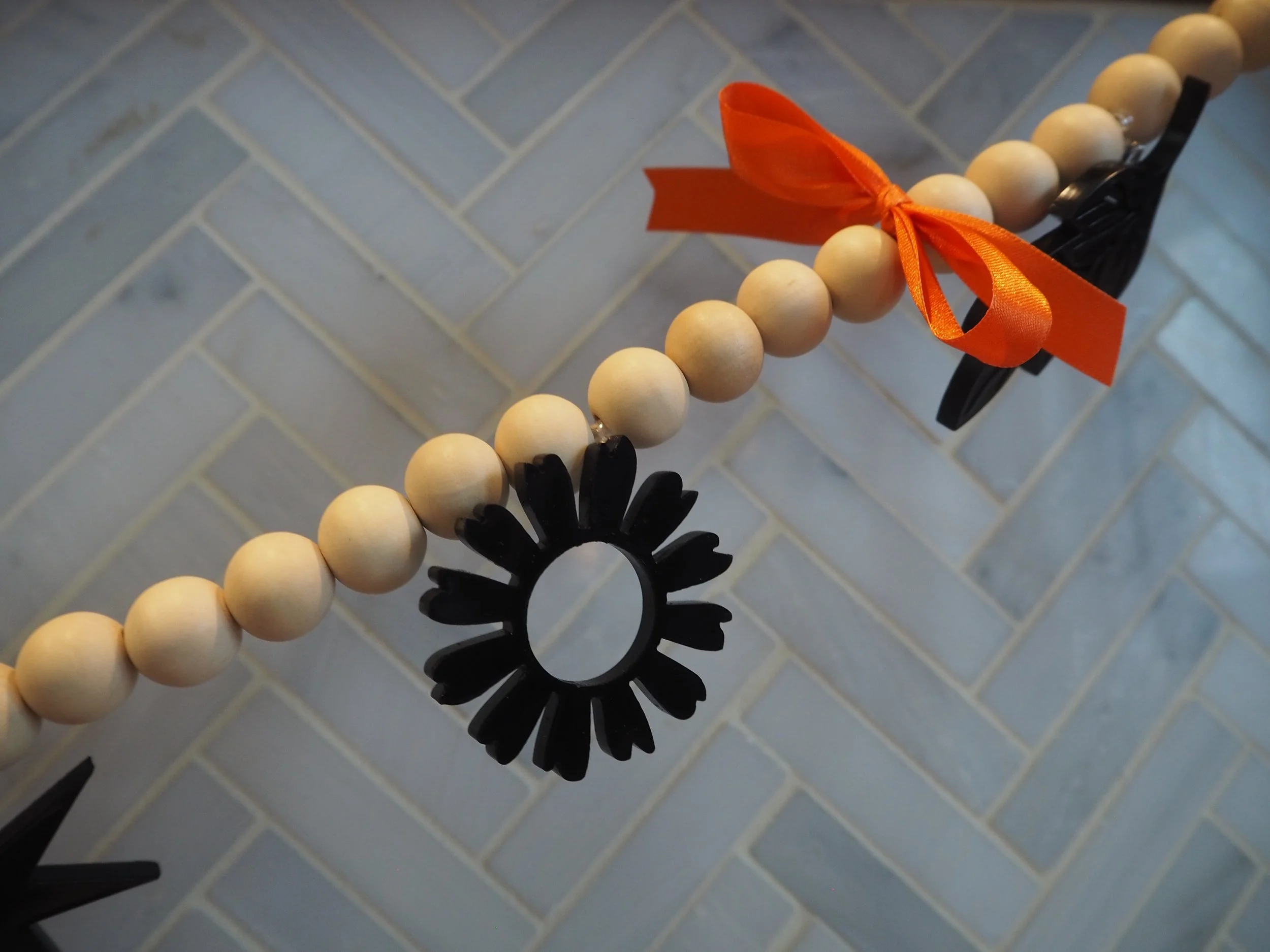 Halloween Garland Pieces030098.JPG