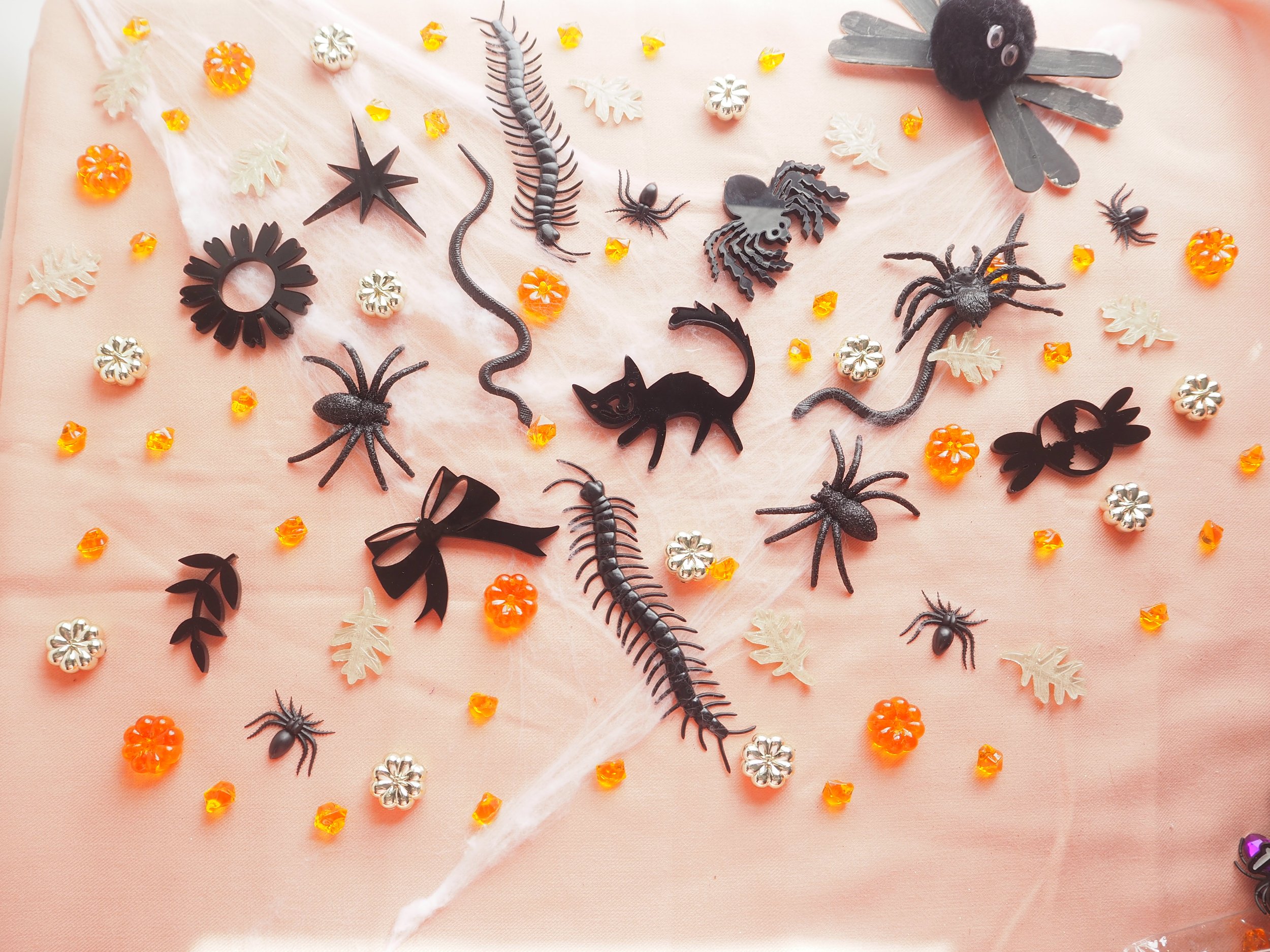 Halloween Garland Pieces050187.JPG