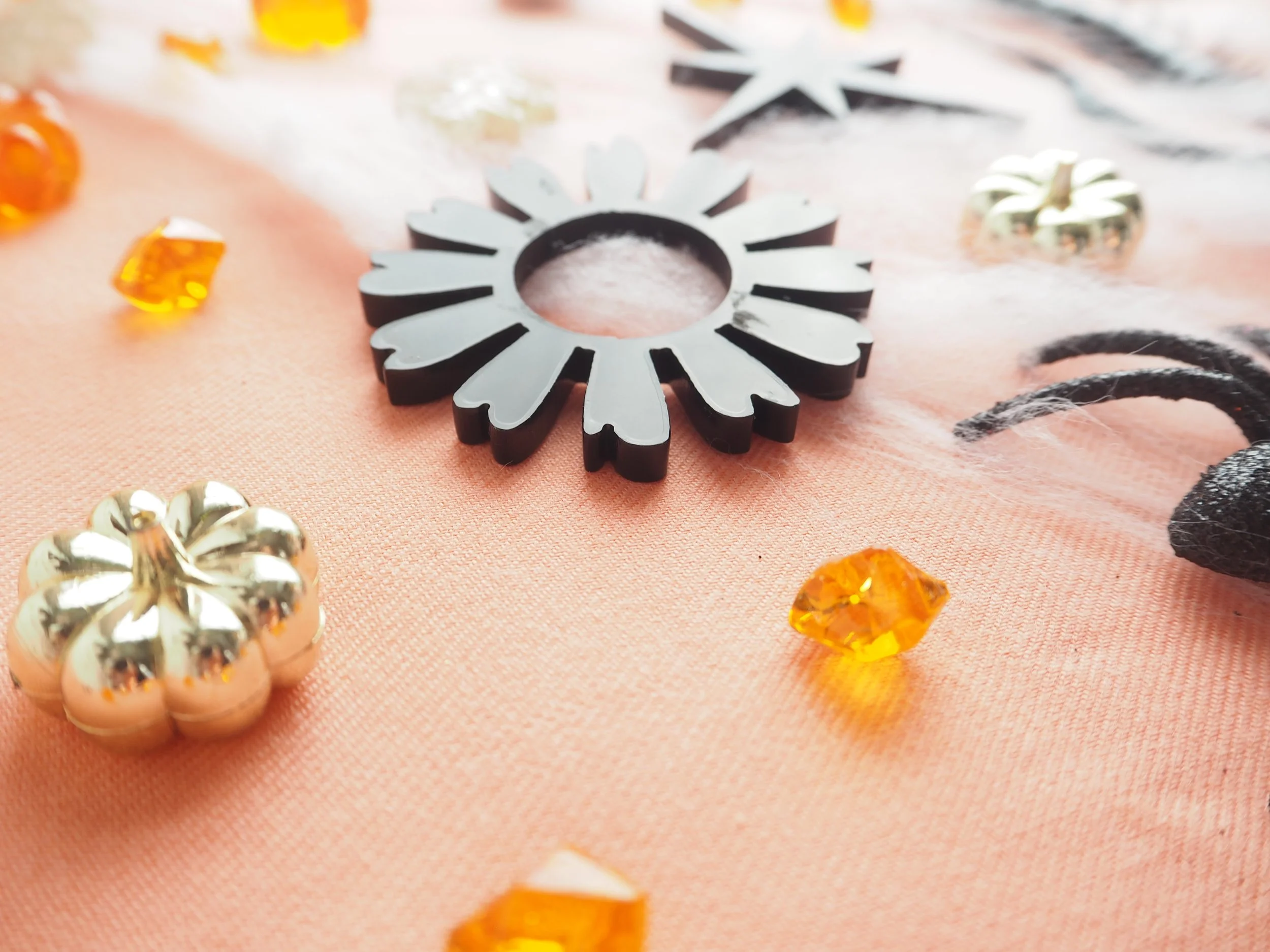 Halloween Garland Pieces050184.JPG
