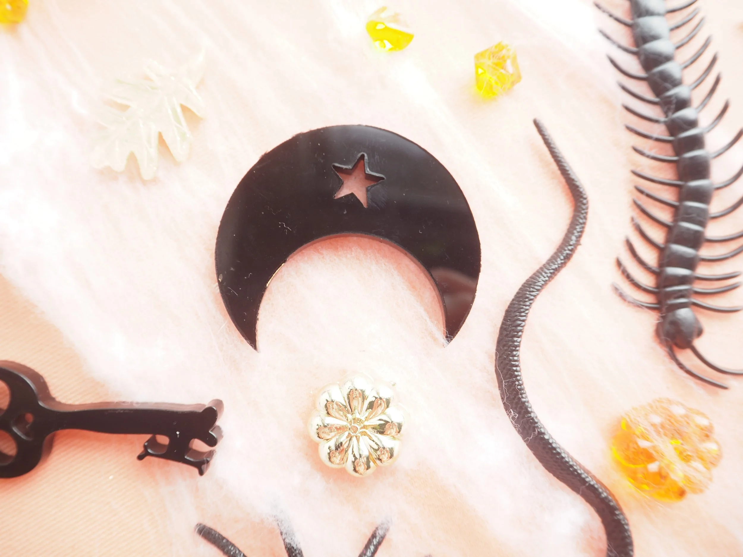 Halloween Garland Pieces050198.JPG