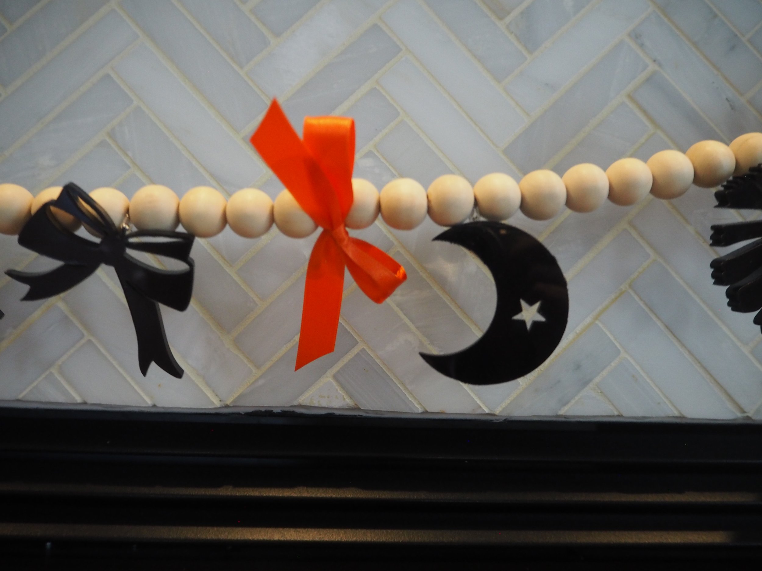 Halloween Garland Pieces030095.JPG