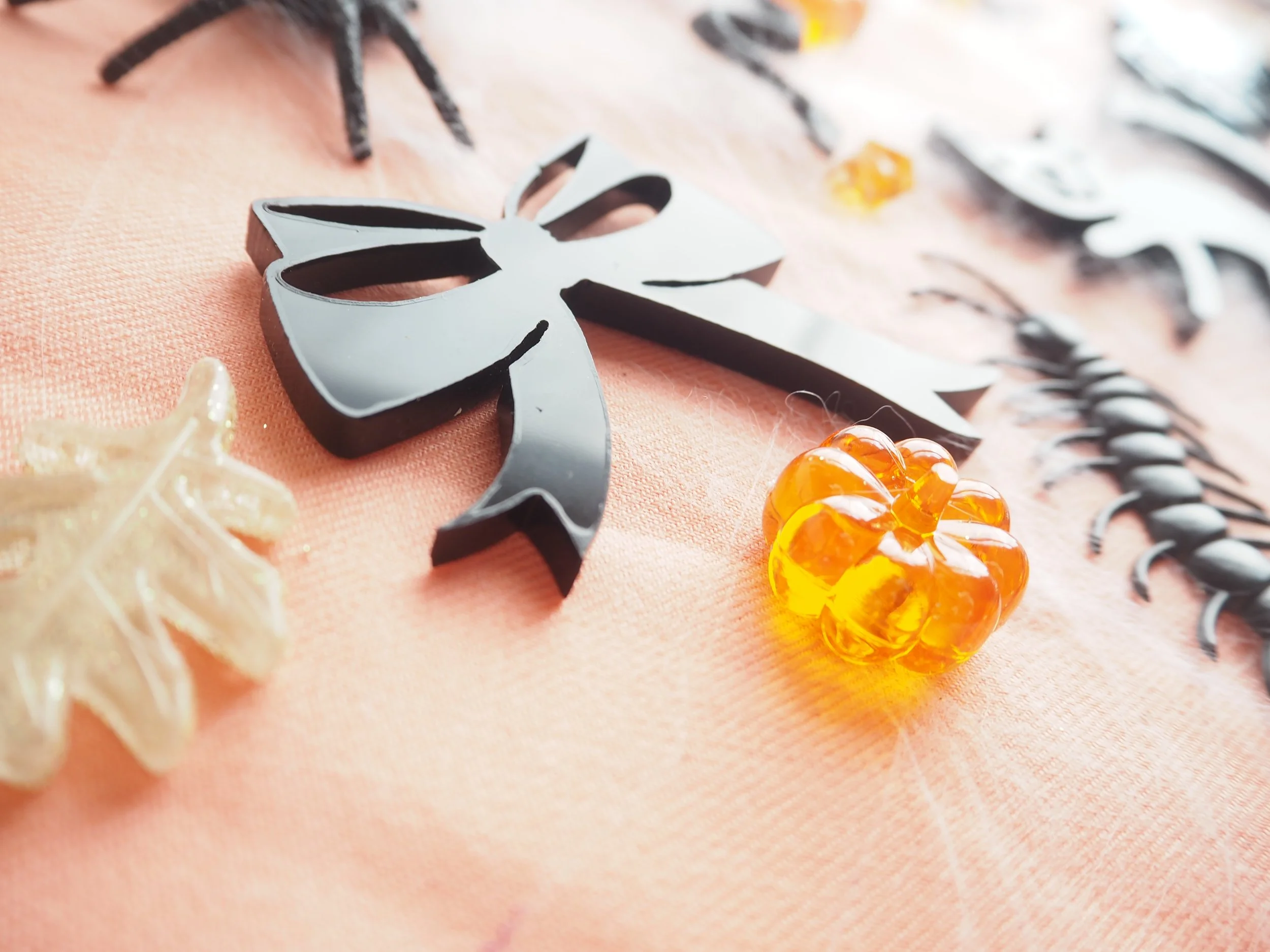 Halloween Garland Pieces050182.JPG