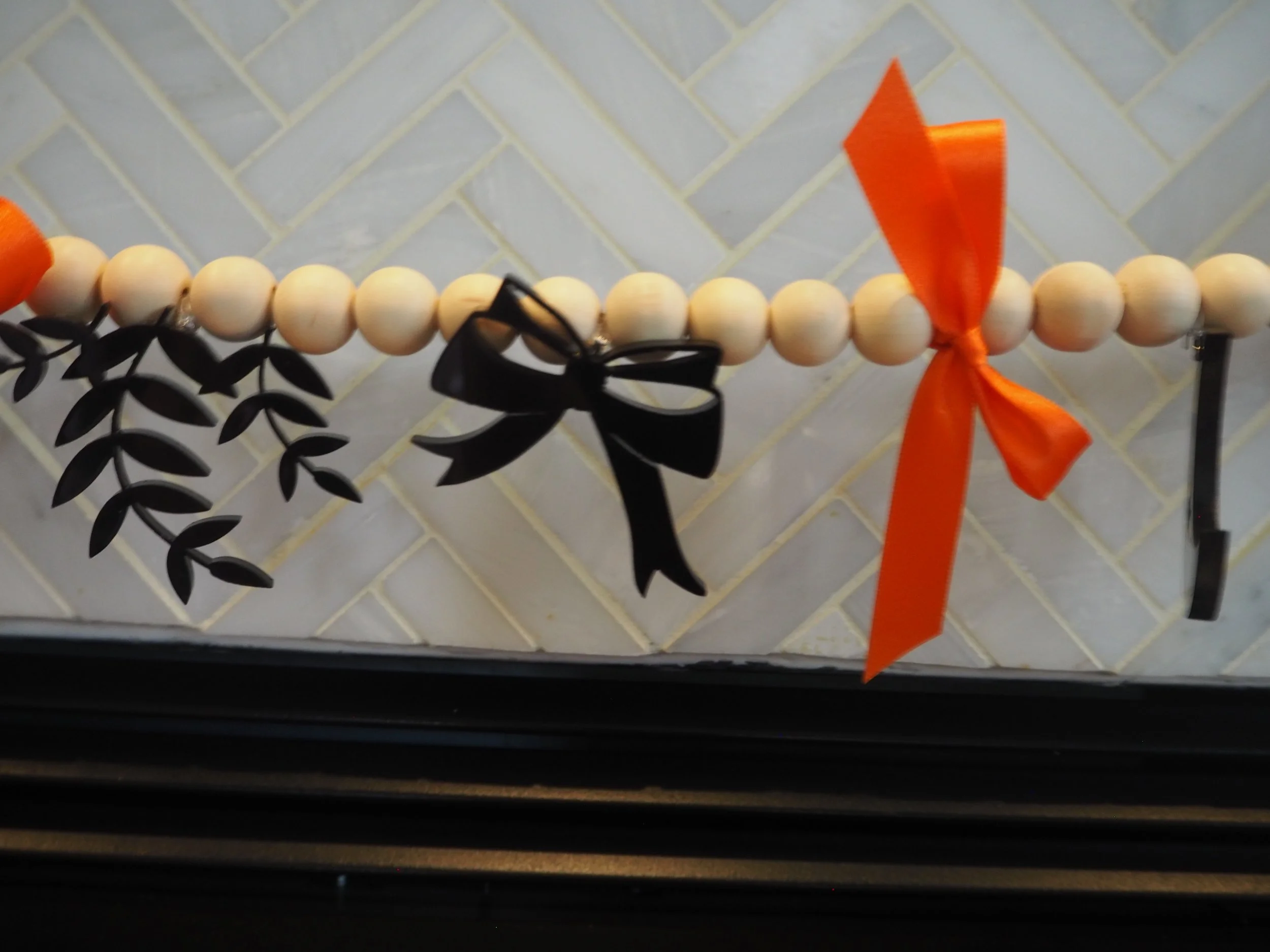 Halloween Garland Pieces030094.JPG
