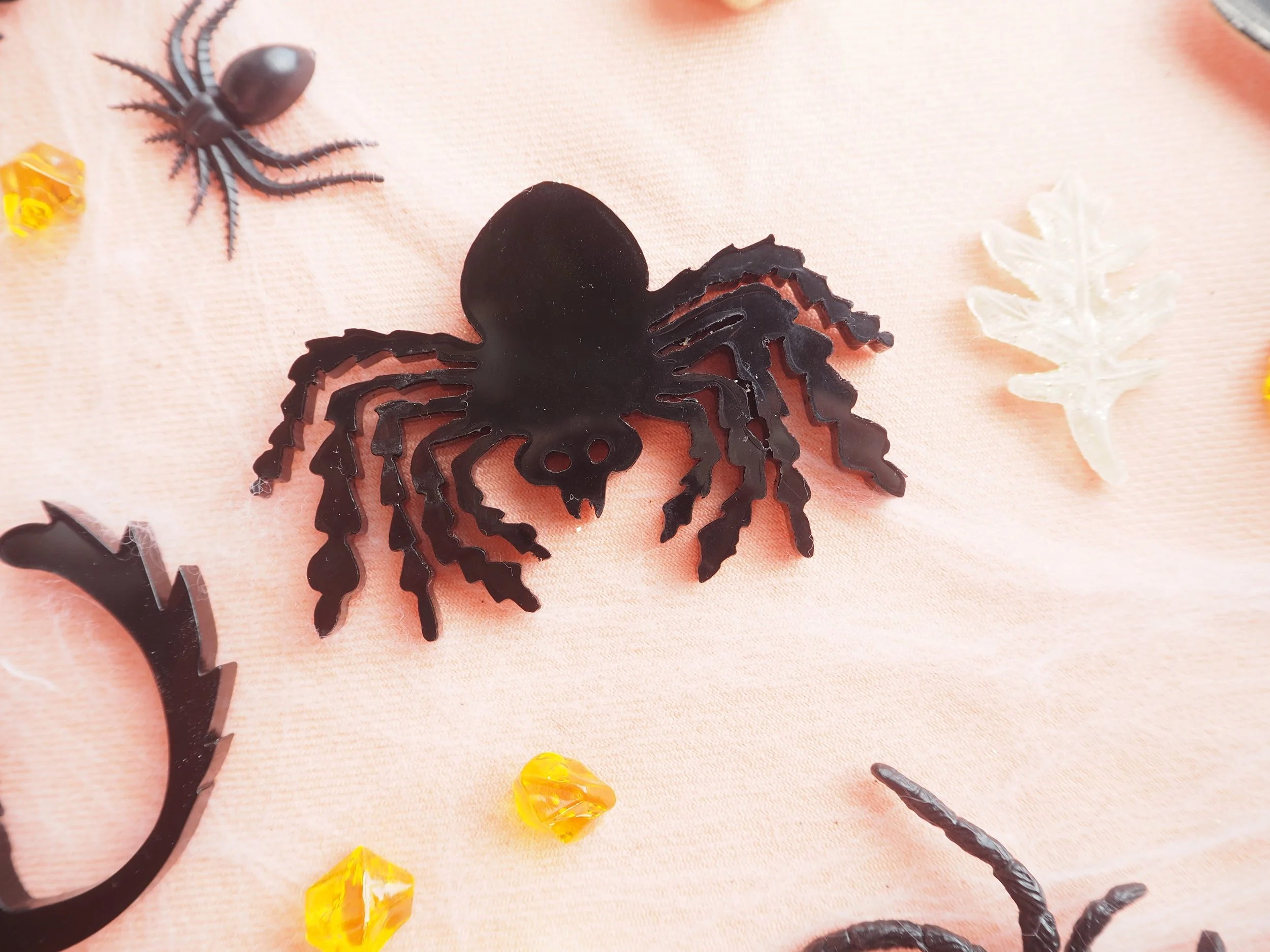 Halloween Garland Pieces050177.JPG