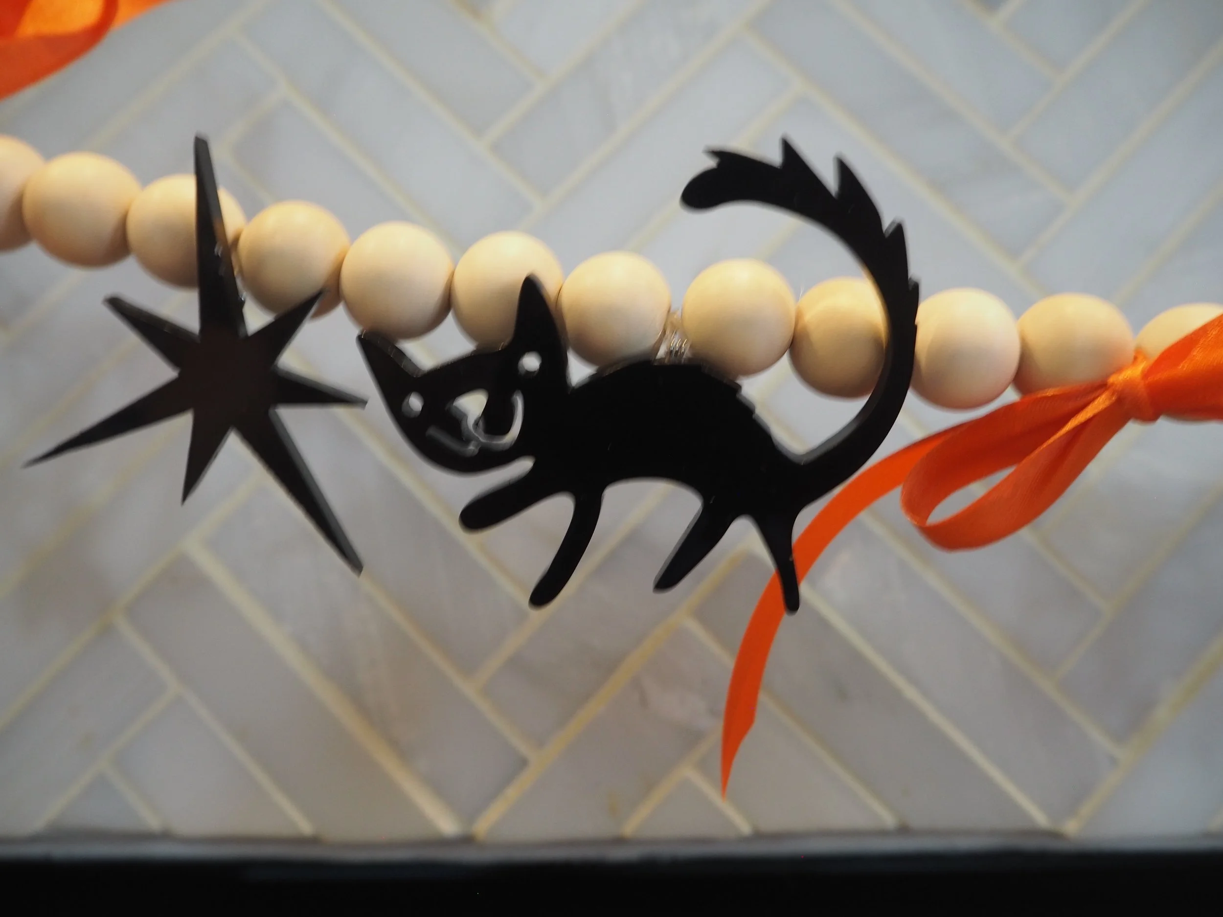 Halloween Garland Pieces030091.JPG