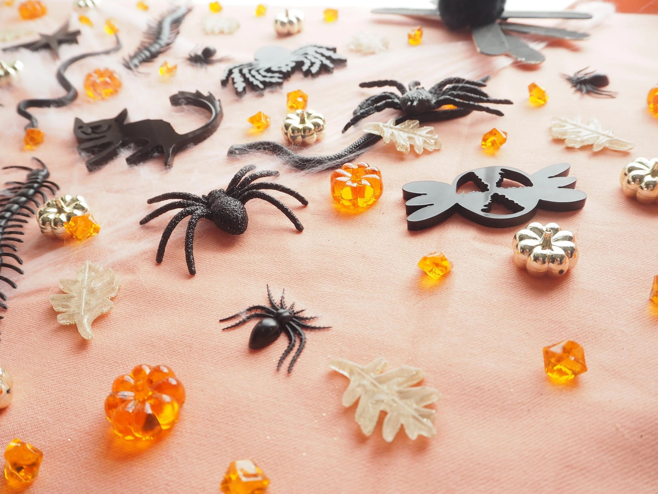Halloween Garland Pieces050189.JPG