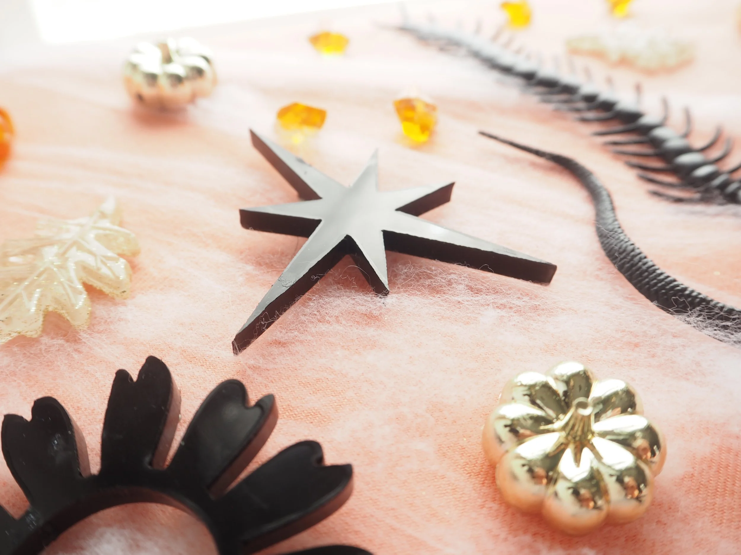 Halloween Garland Pieces050185.JPG