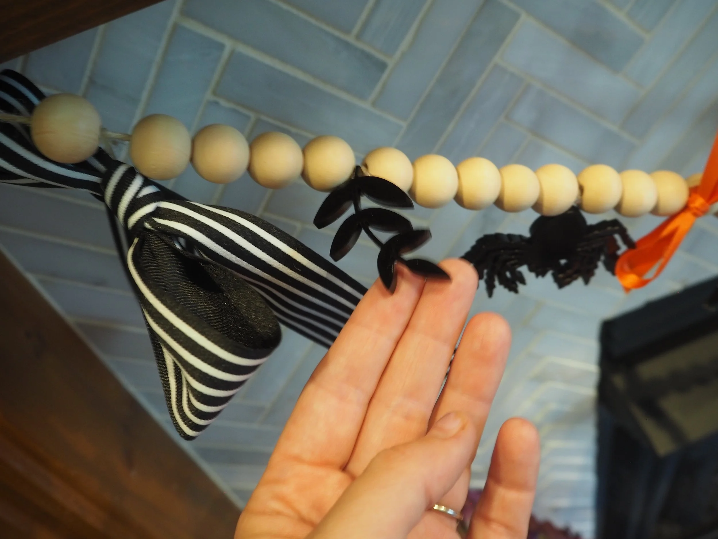 Halloween Garland Pieces030061.JPG