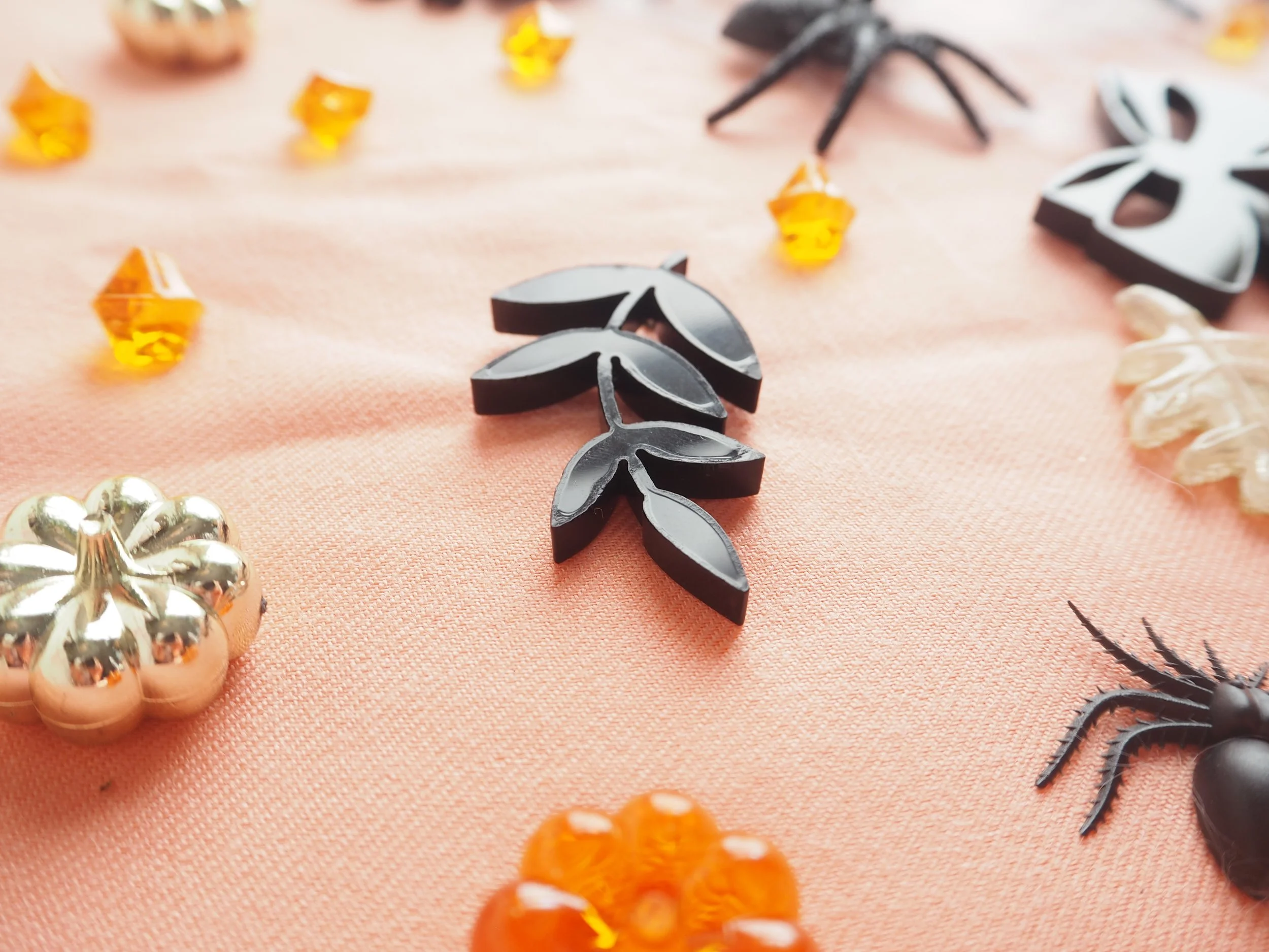 Halloween Garland Pieces050183.JPG