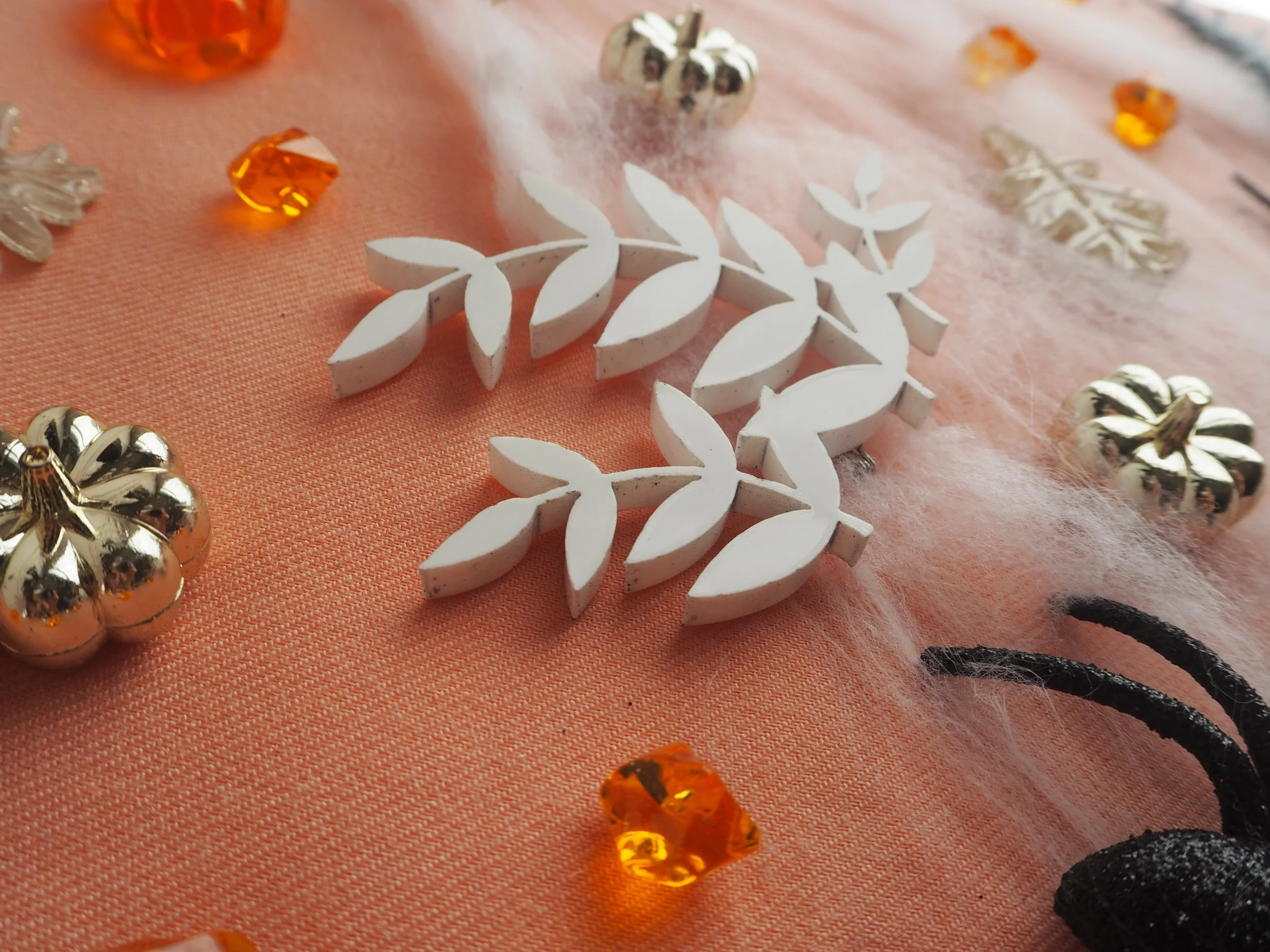 Halloween Garland Pieces050236.JPG