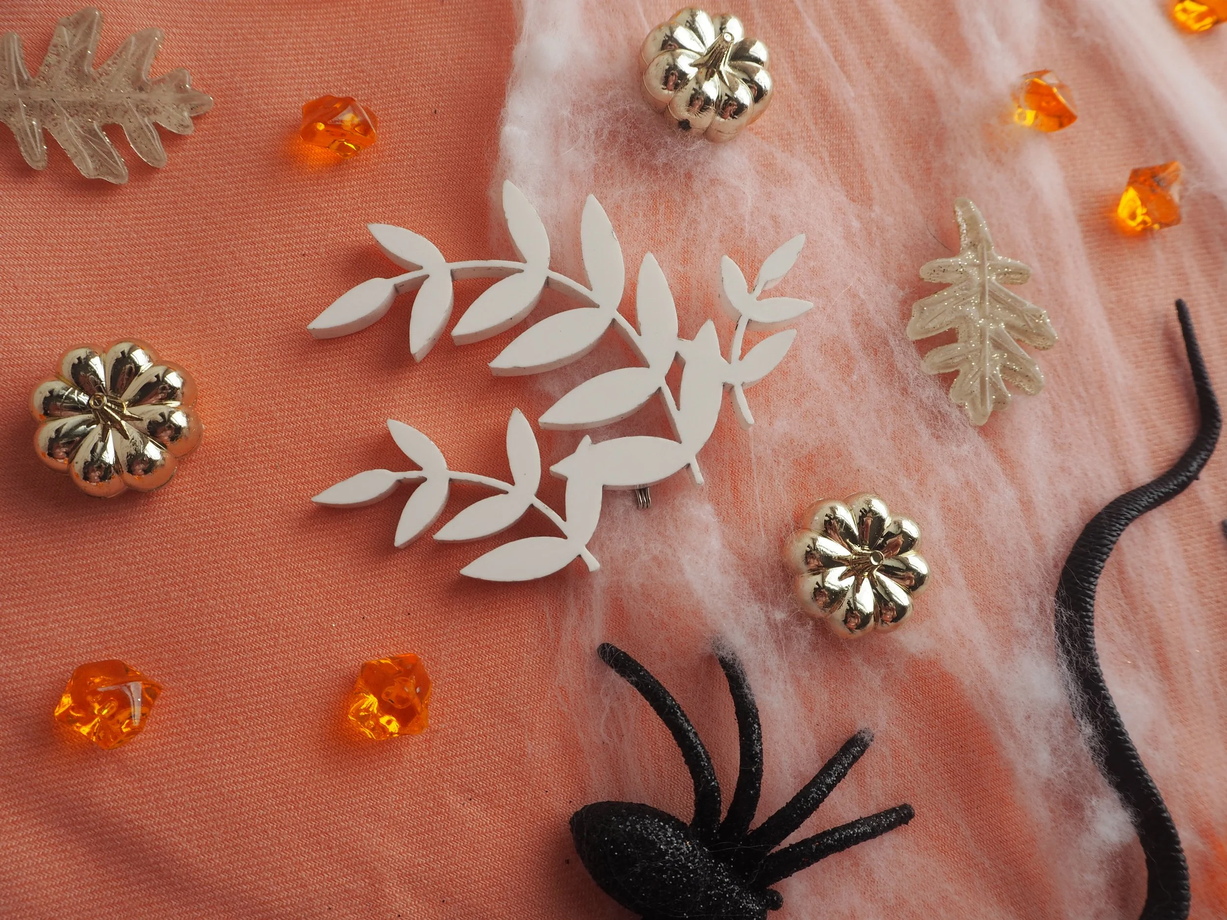 Halloween Garland Pieces050230.JPG