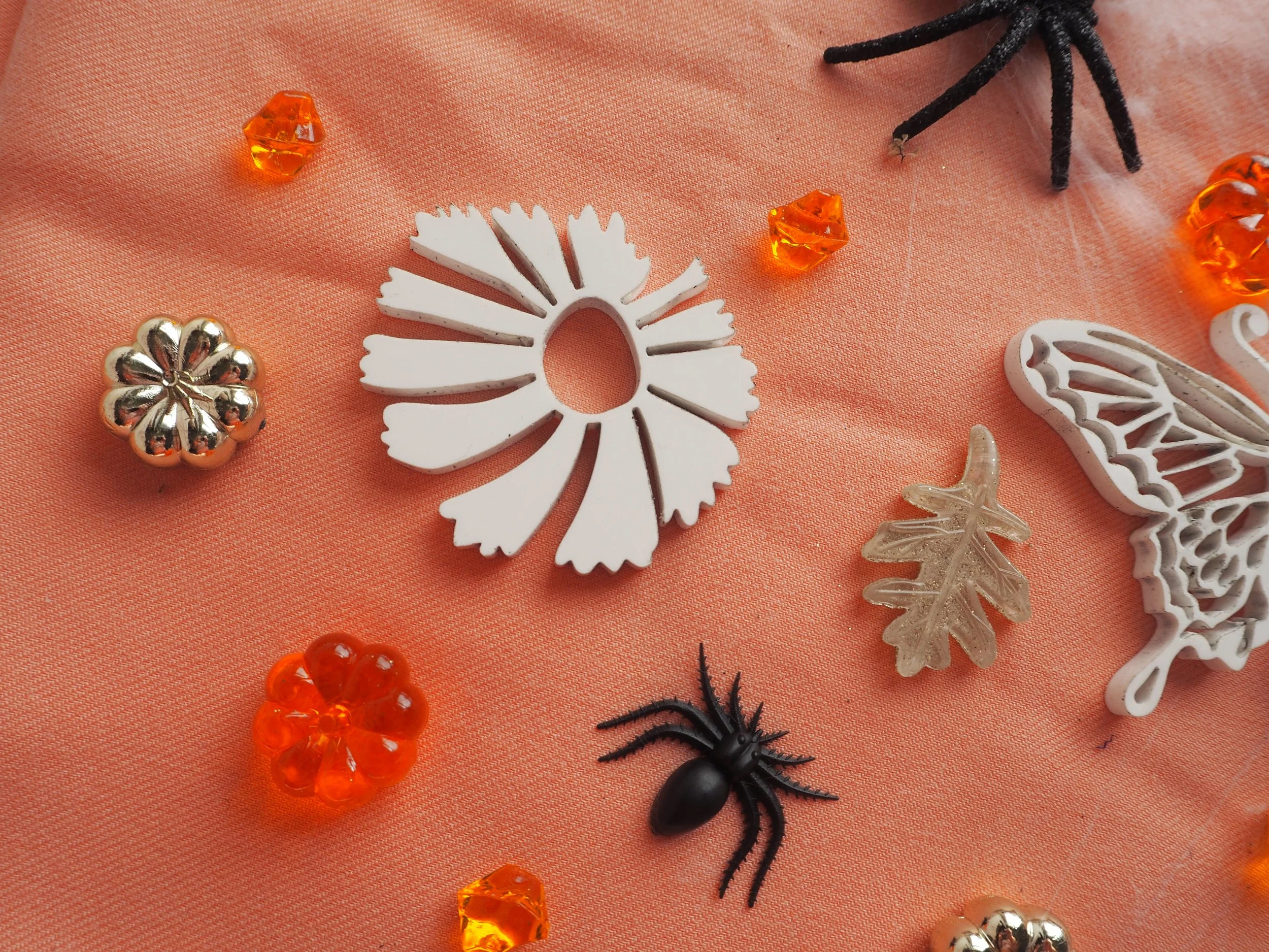 Halloween Garland Pieces050229.JPG