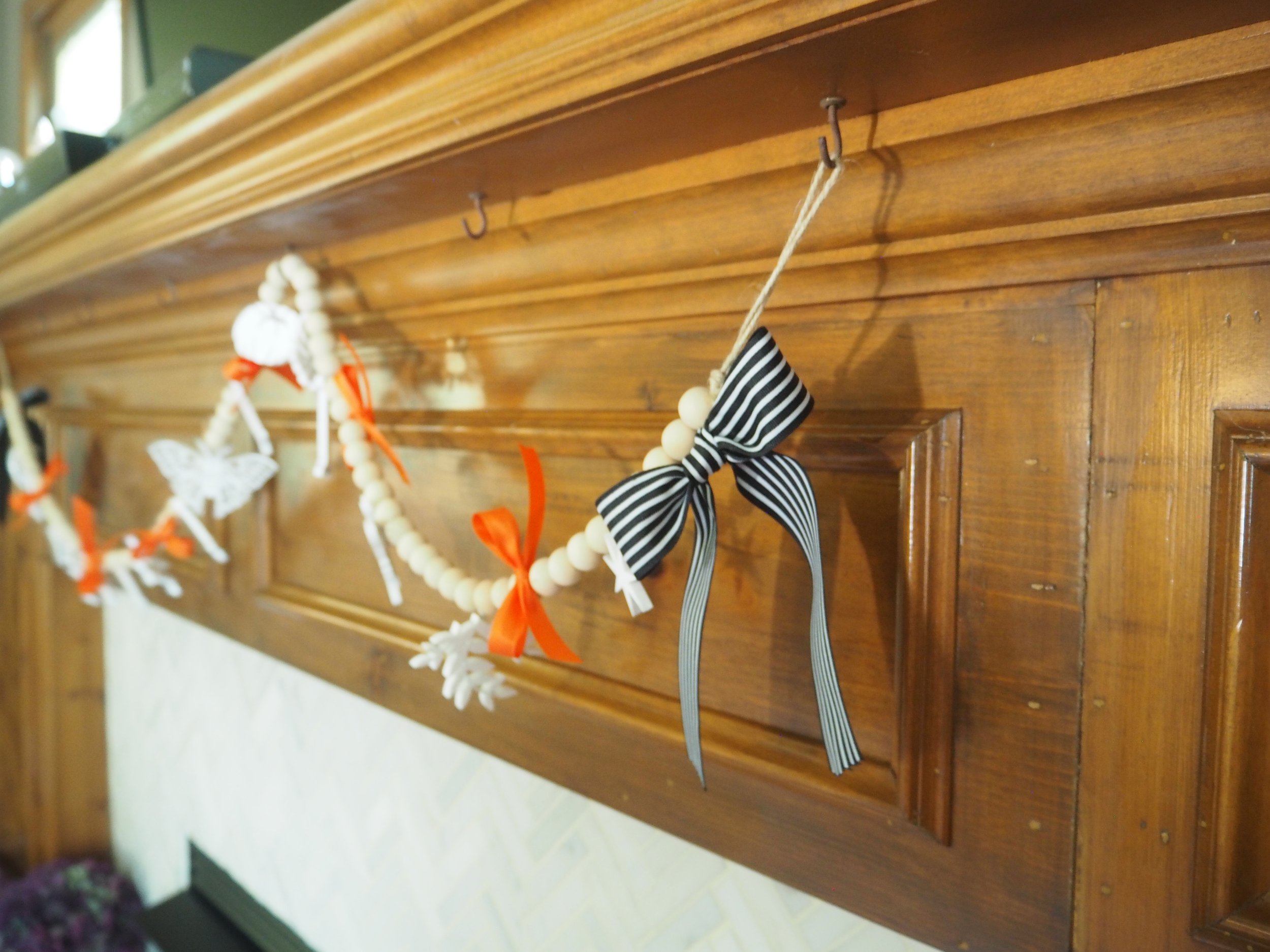 Halloween Garland Pieces060286.JPG
