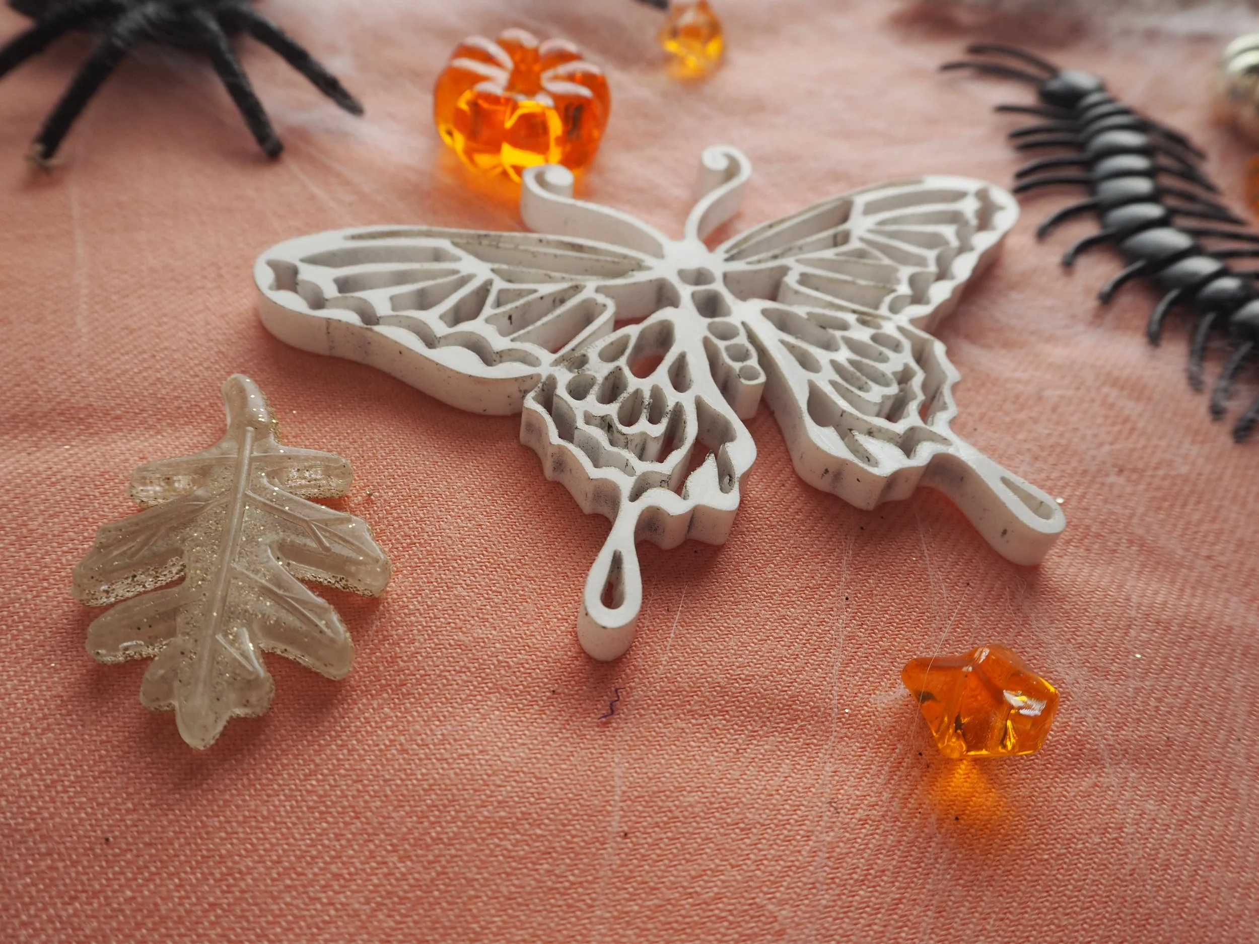Halloween Garland Pieces050235.JPG