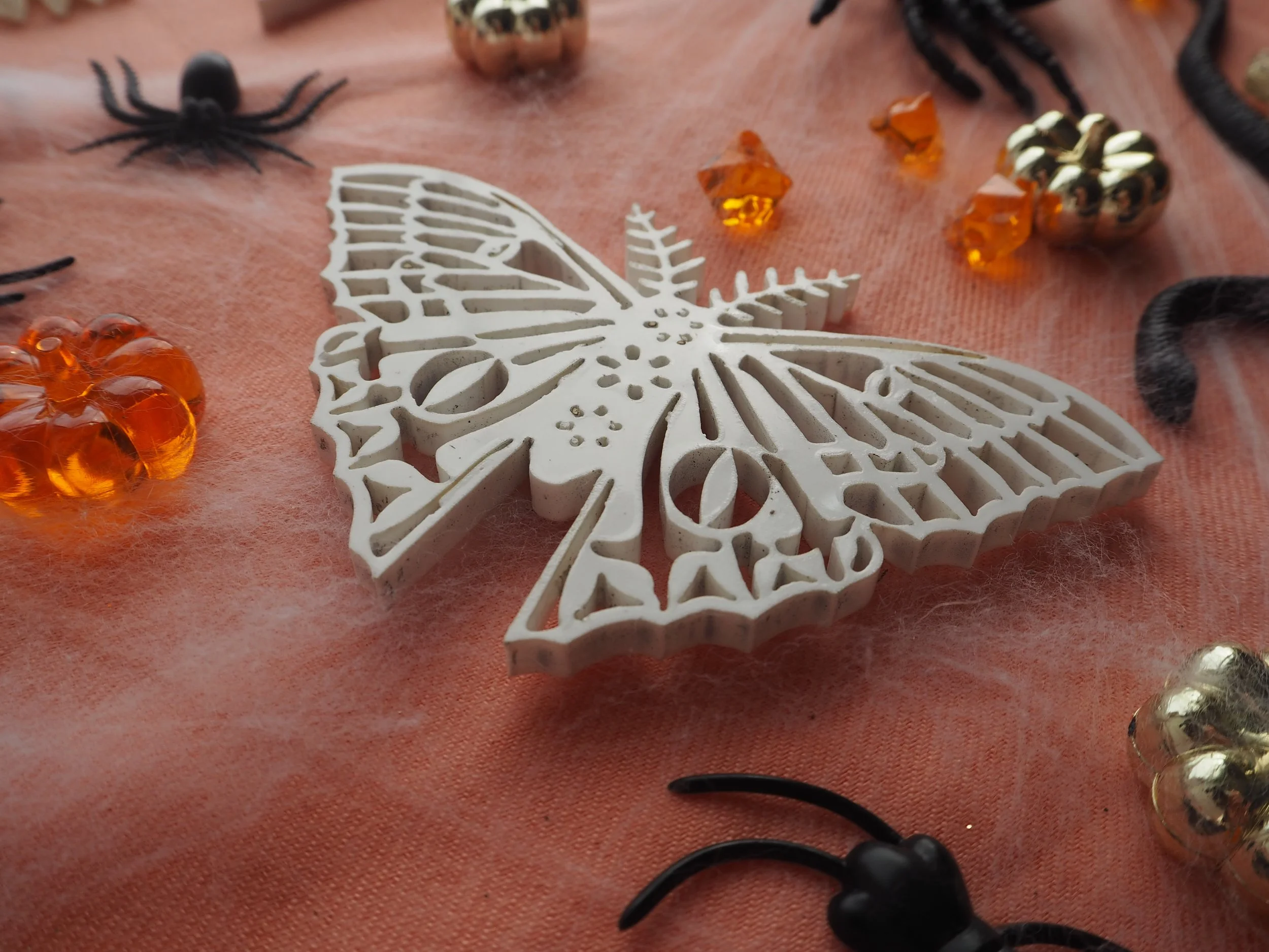 Halloween Garland Pieces050237.JPG