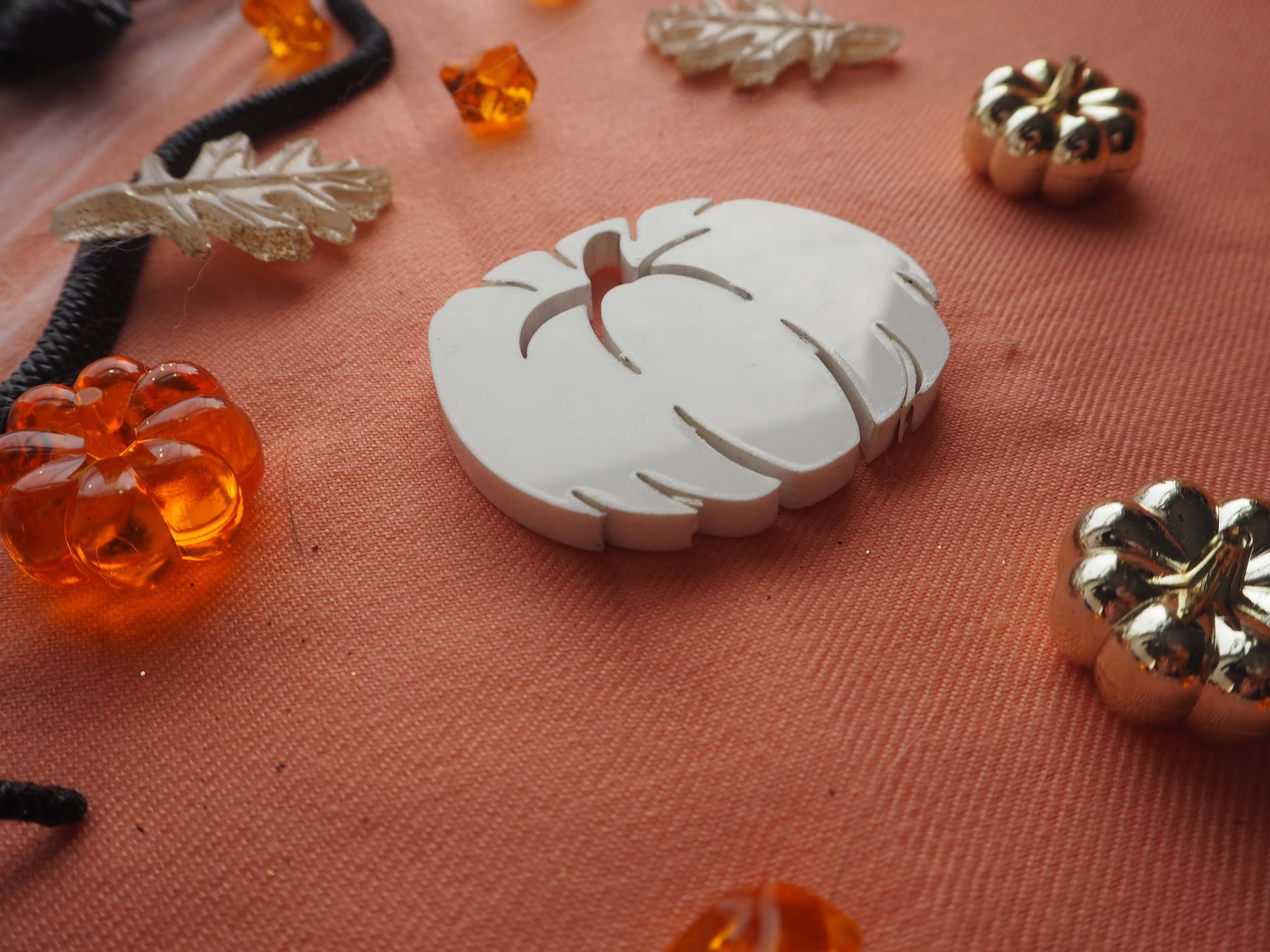 Halloween Garland Pieces050239.JPG