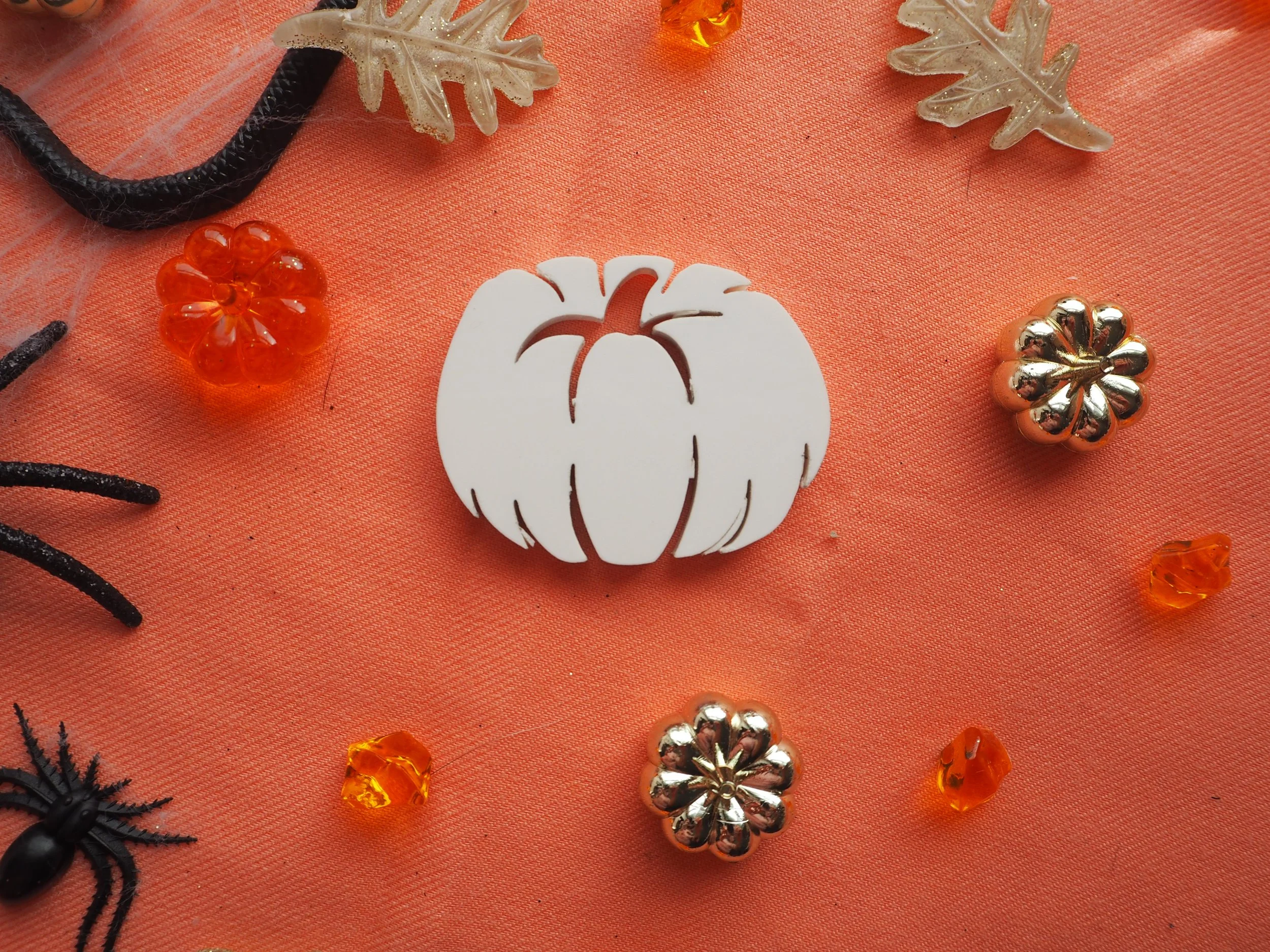 Halloween Garland Pieces050233.JPG