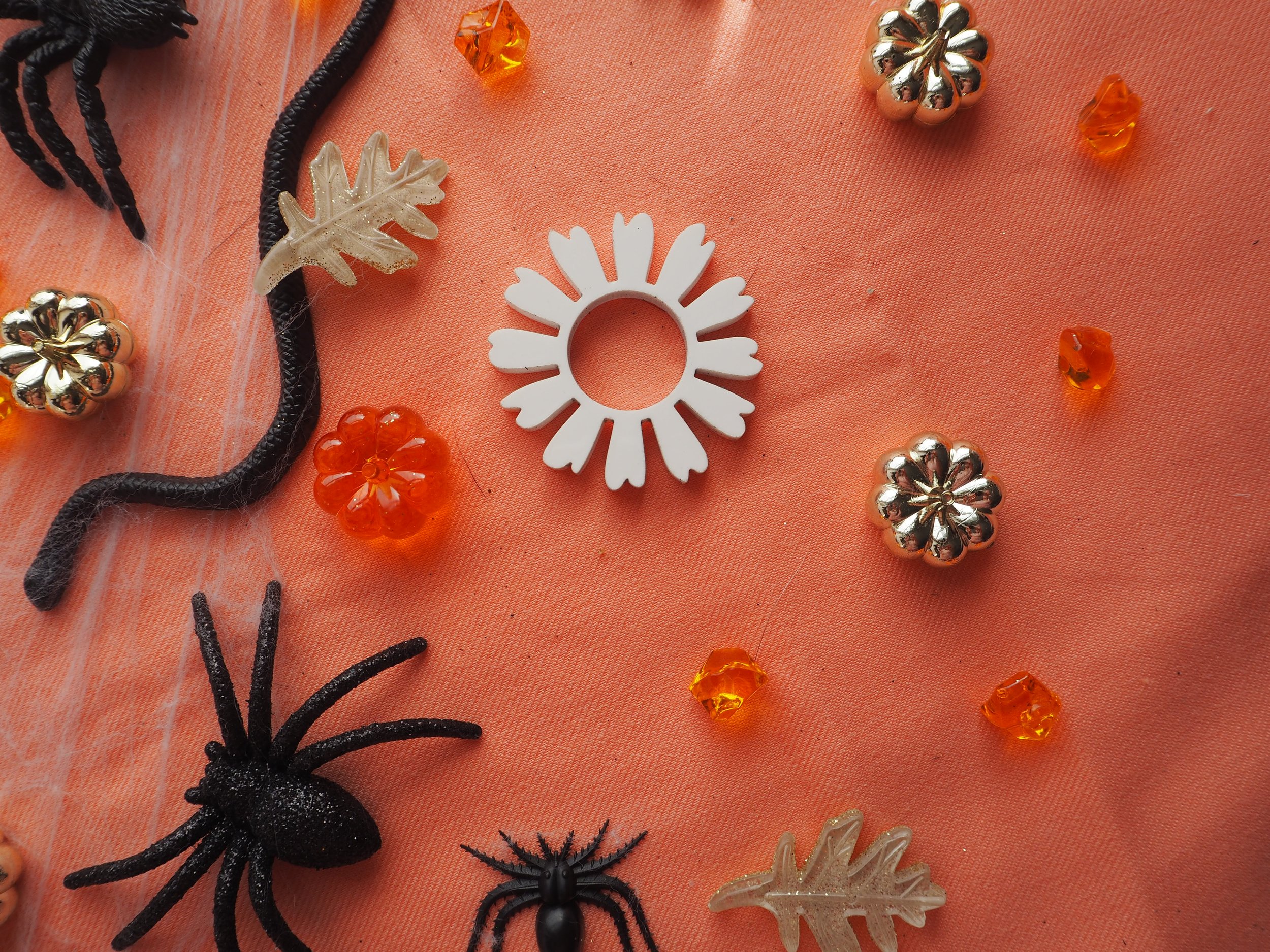 Halloween Garland Pieces050246.JPG