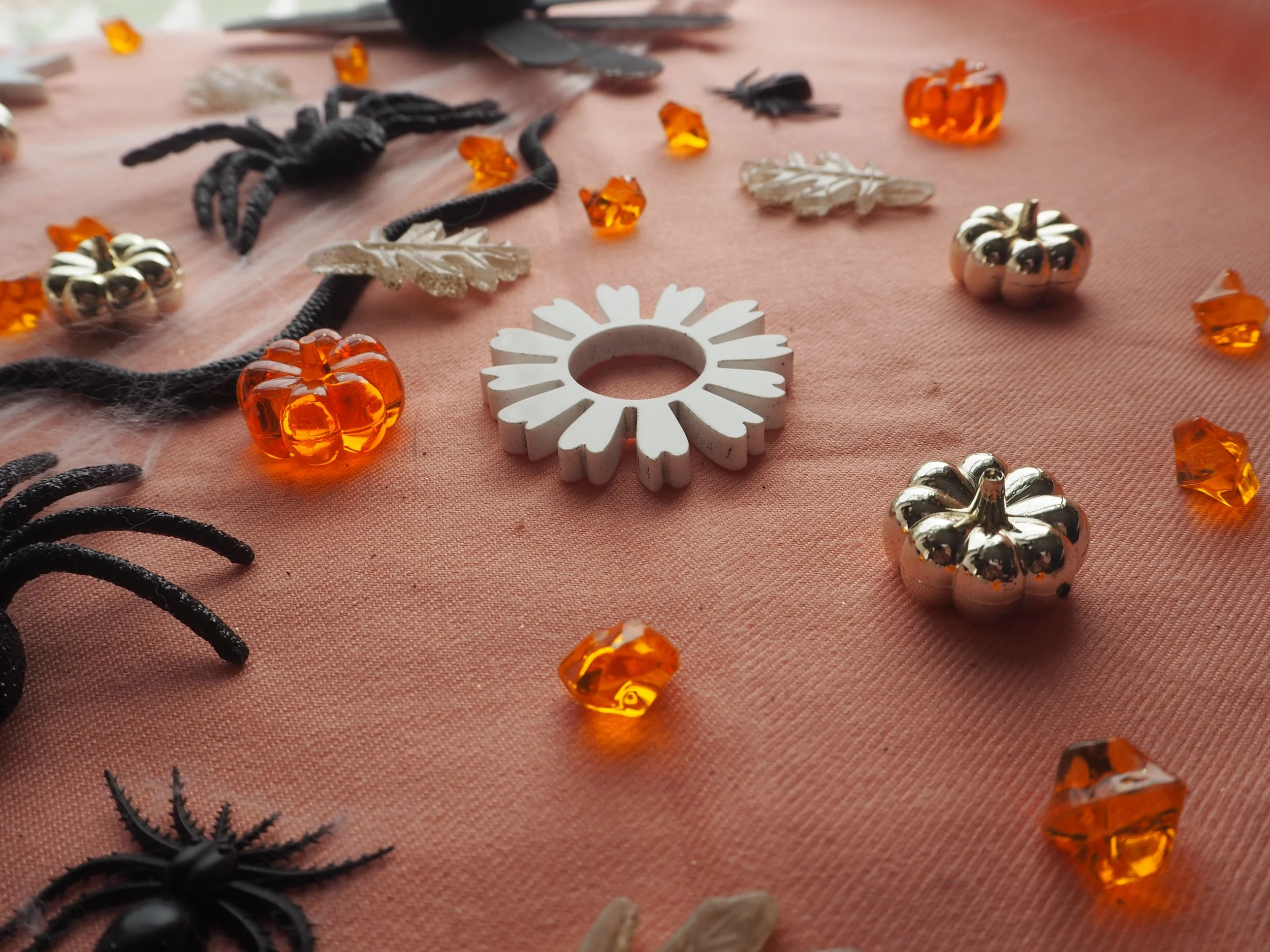 Halloween Garland Pieces050257.JPG