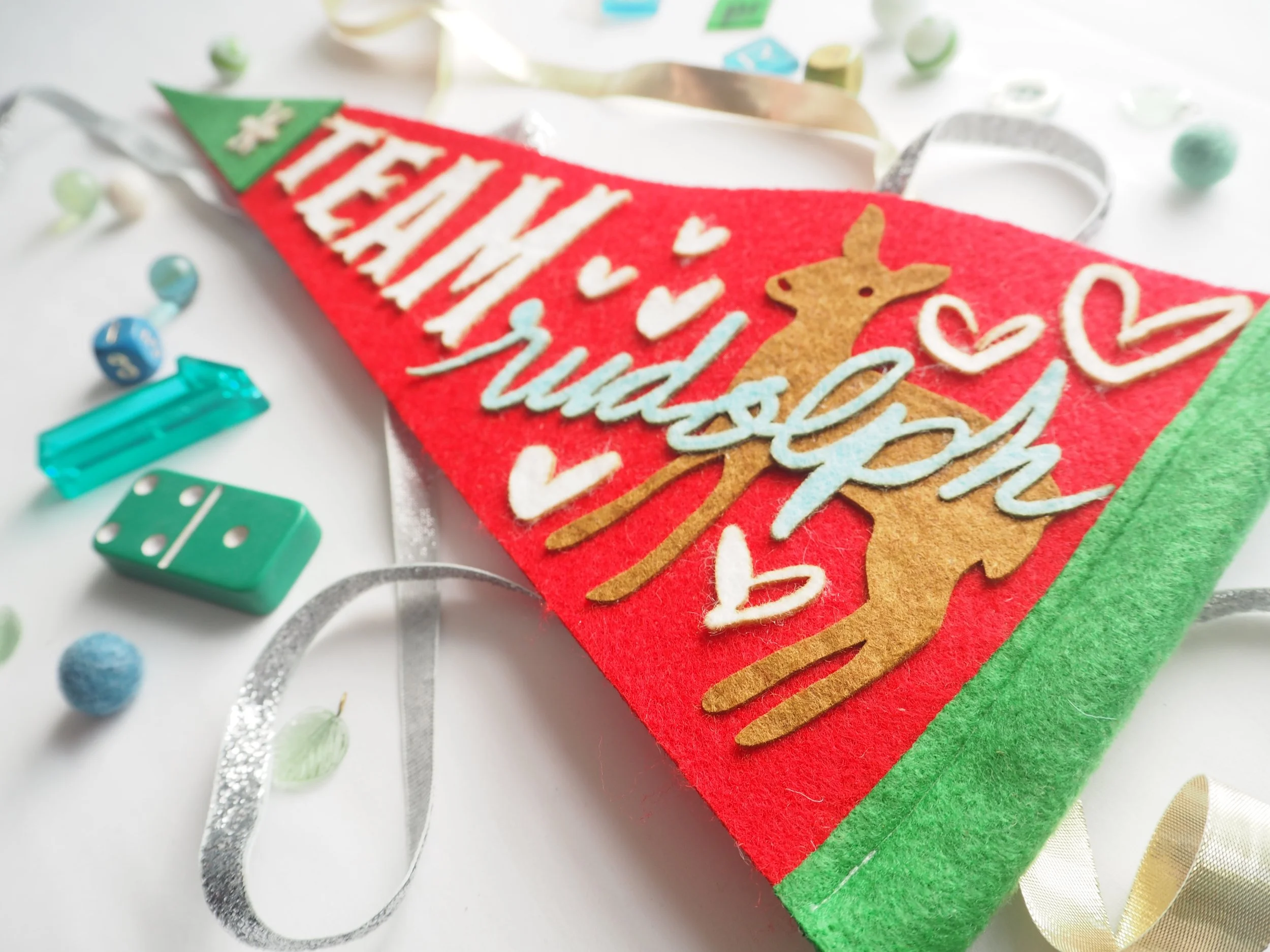 Felt Pennants_290552.JPG