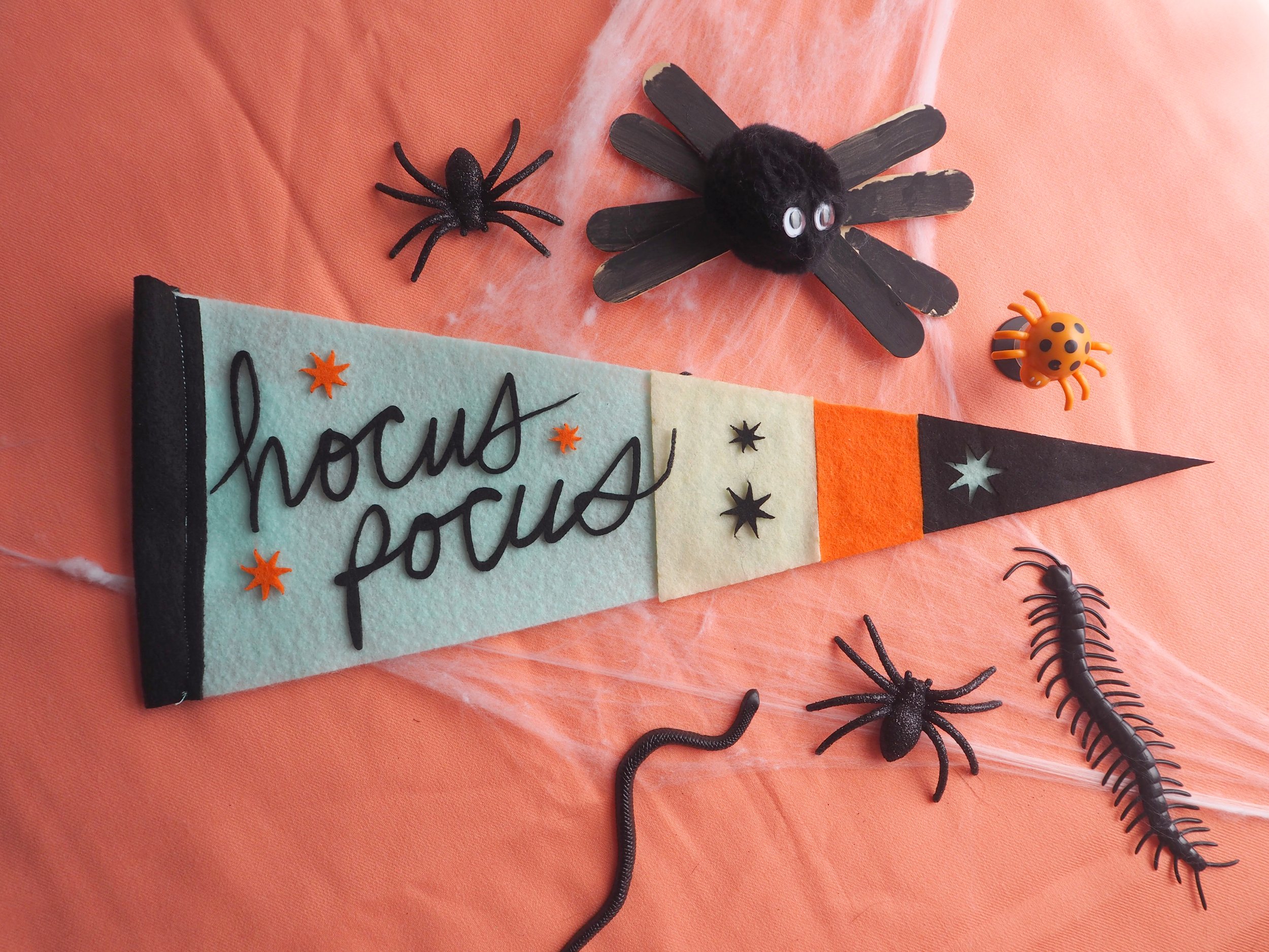 Halloween Pennants300016.JPG