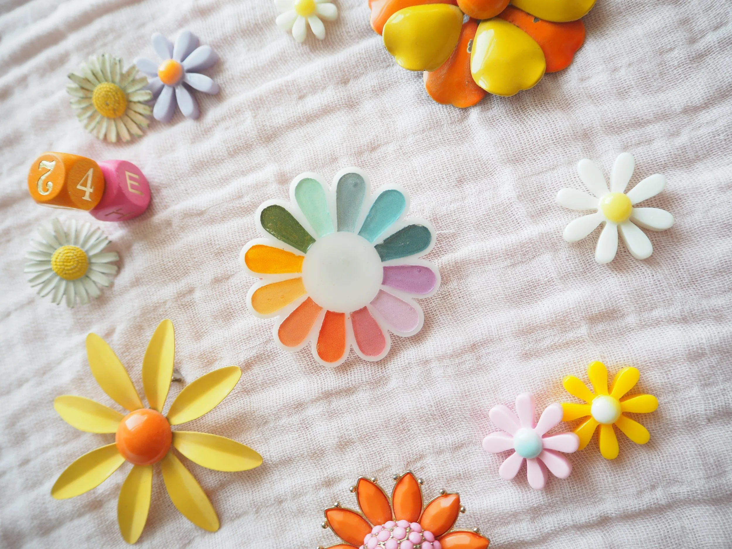 New Acrylic Broach Pins in the SHOP_090203.JPG
