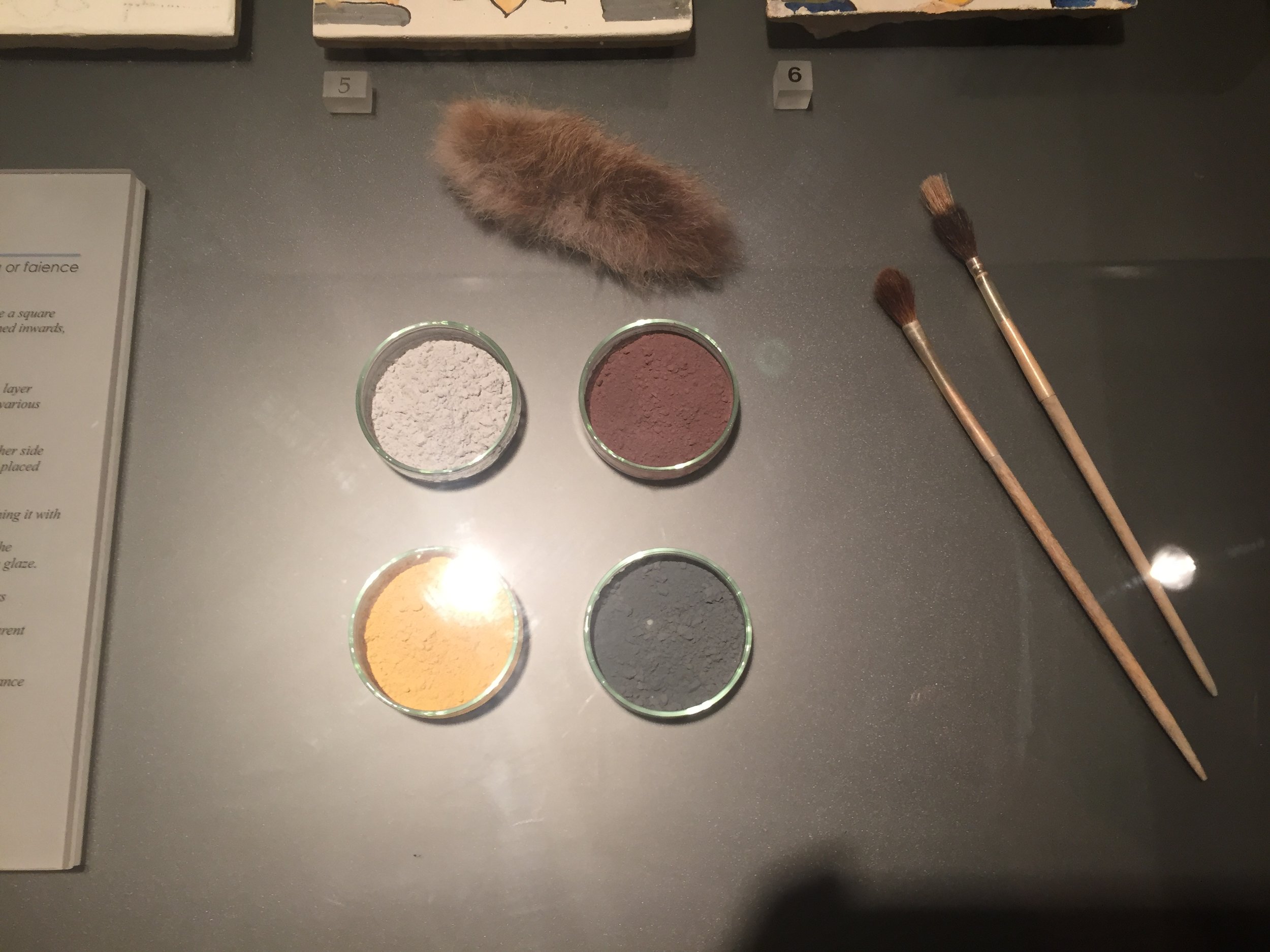 pigments, brushes